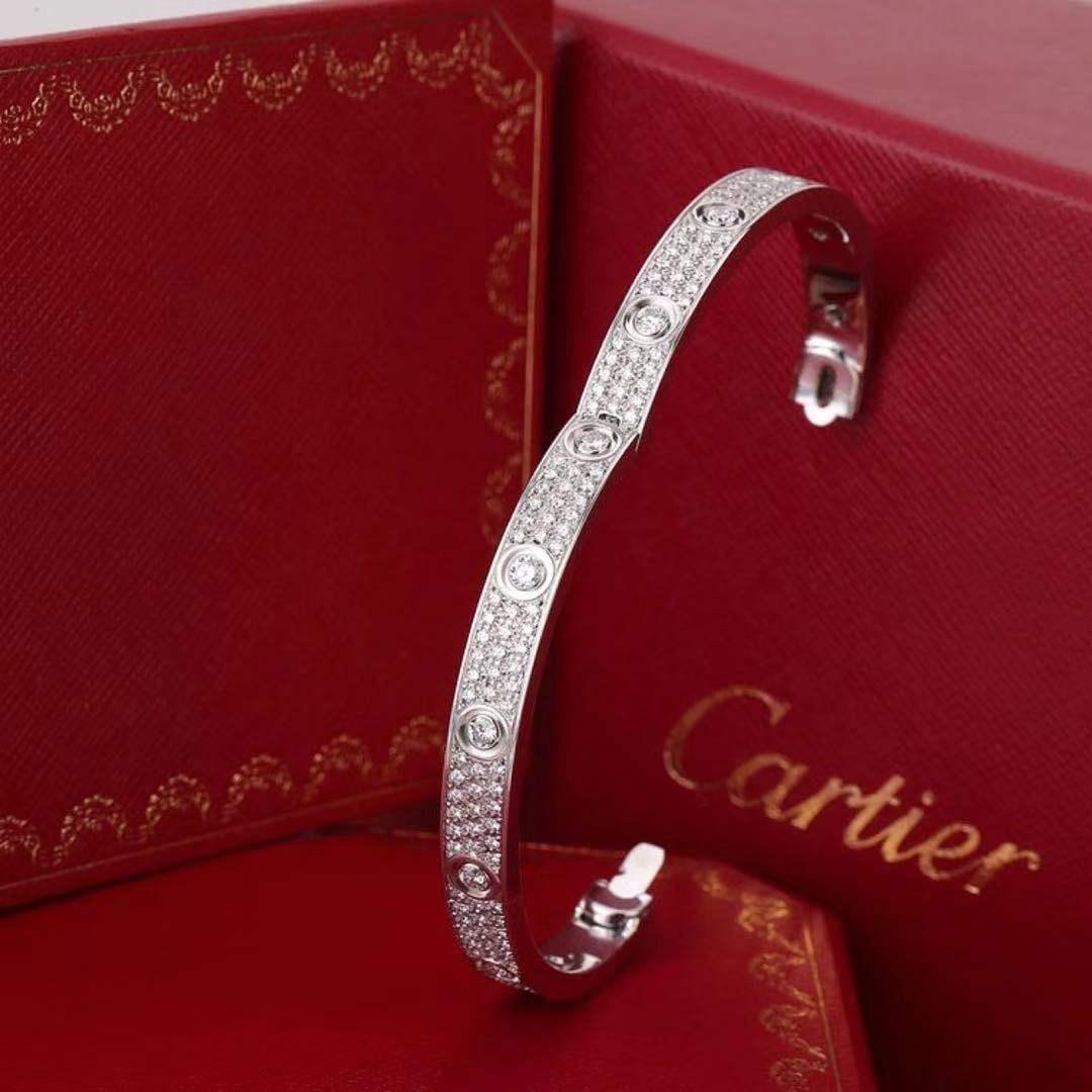 Cartier White Gold Pave Diamond & Ceramic Love Bracelet N6033602 Size 17 In Excellent Condition In Banbury, GB