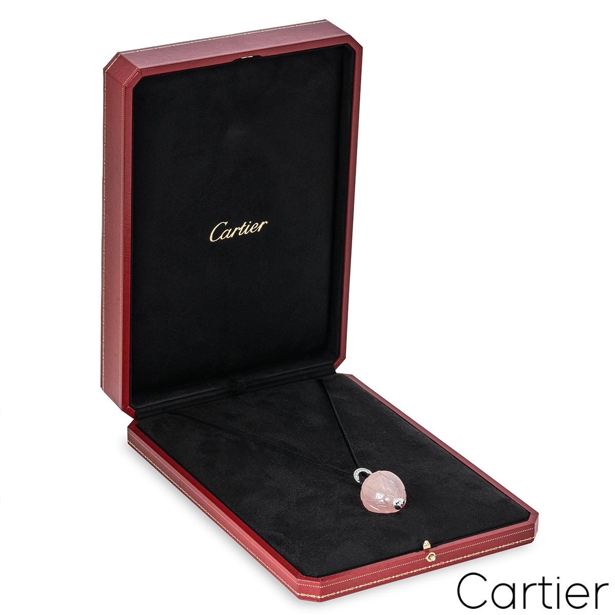 Pendentif bouteille de parfum Inde Mystérieuse en or blanc Cartier, quartz rose et diamant en vente 3