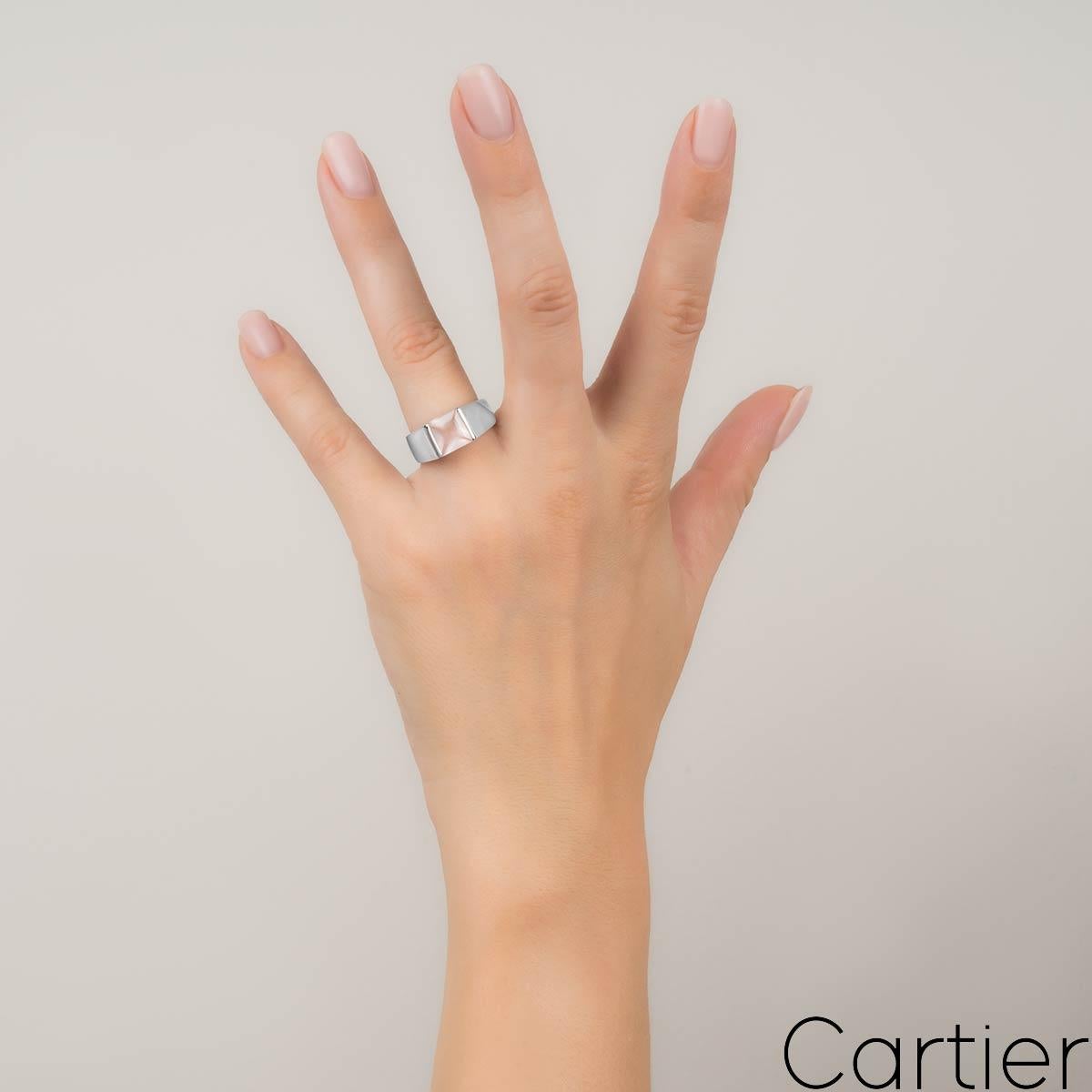 Cartier, bague Tank en or blanc et quartz rose Excellent état - En vente à London, GB