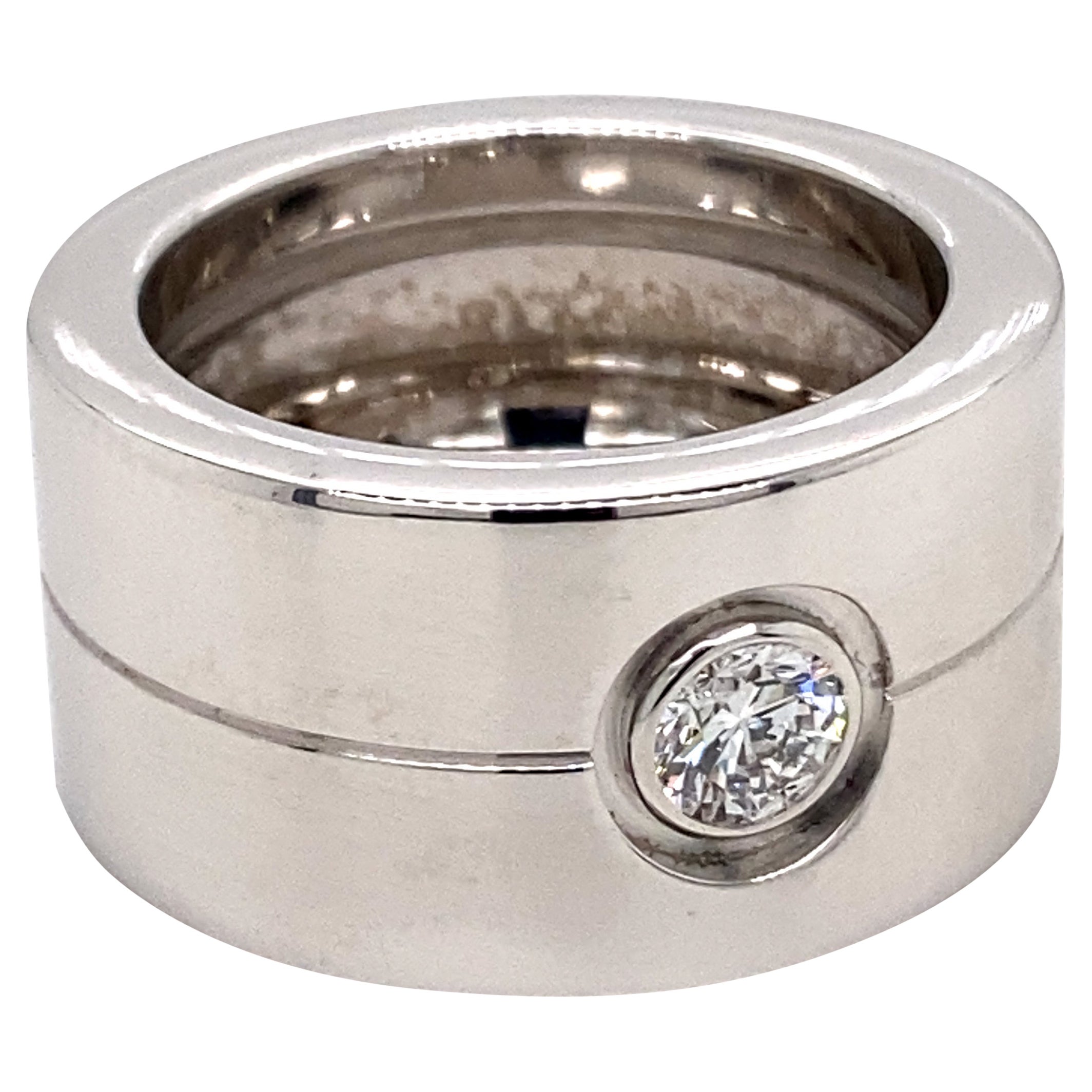 Anello Cartier Wide Love in oro bianco 18 carati con diamante in vendita