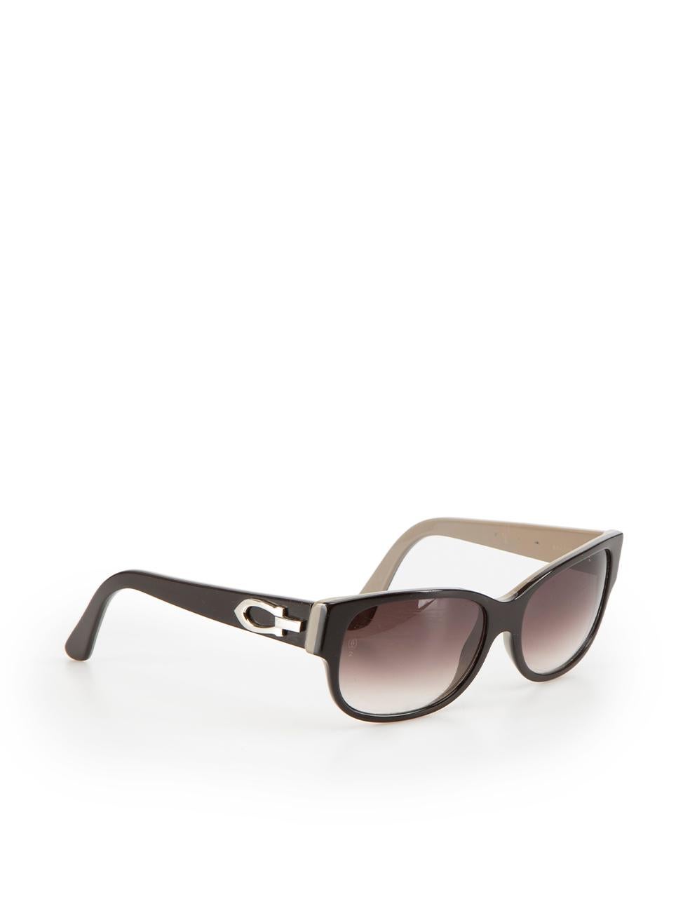CONDITION is Very good. Minimal wear to sunglasses is evident. Minimal indentations to arms on this used Cartier designer resale item.



Details


Brown

Plastic

Sunglasses

Rectangle frame

Silver logo on the arms

Gradient black lens



 

Made