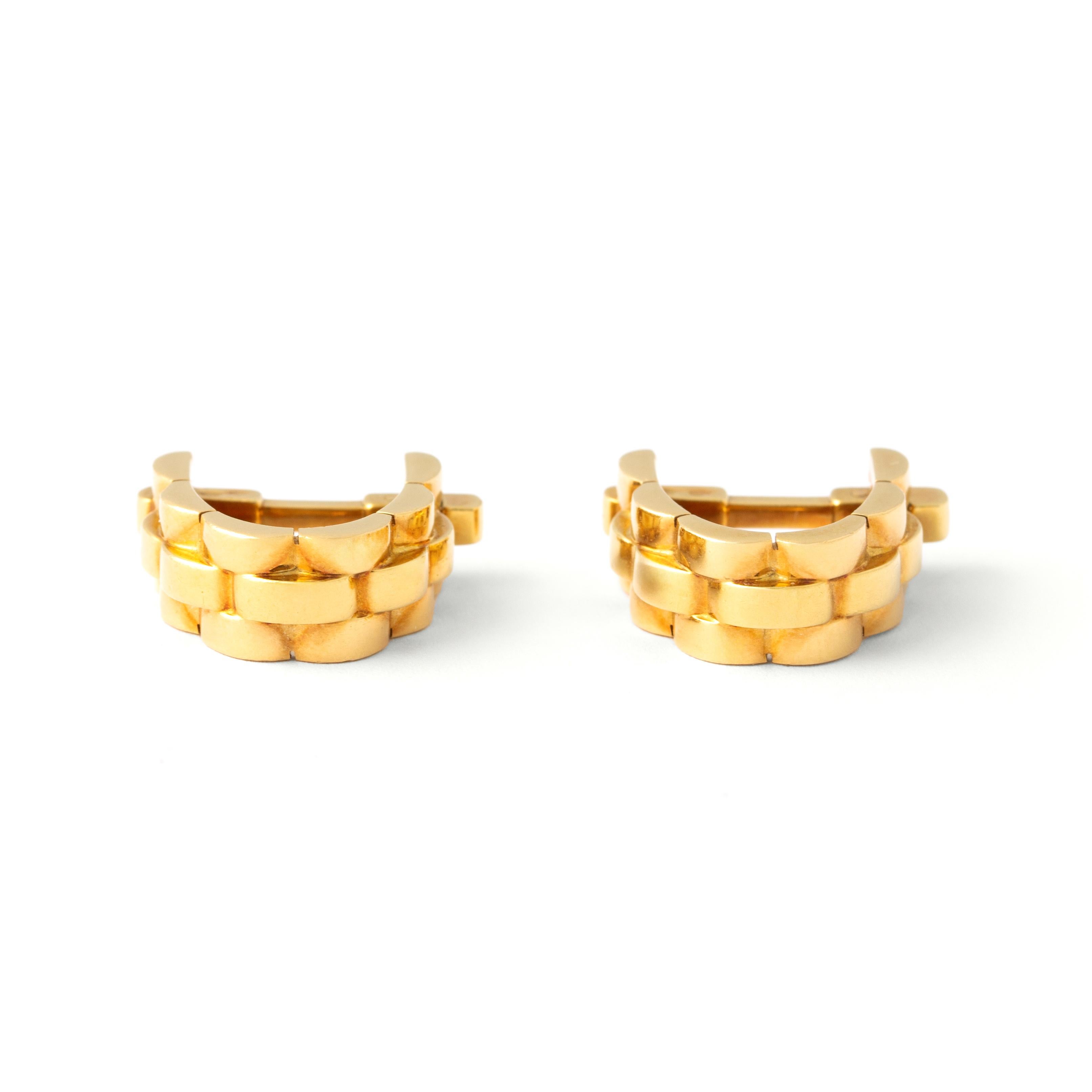 Cartier Yellow Gold 18K Panther Cufflinks  For Sale 1
