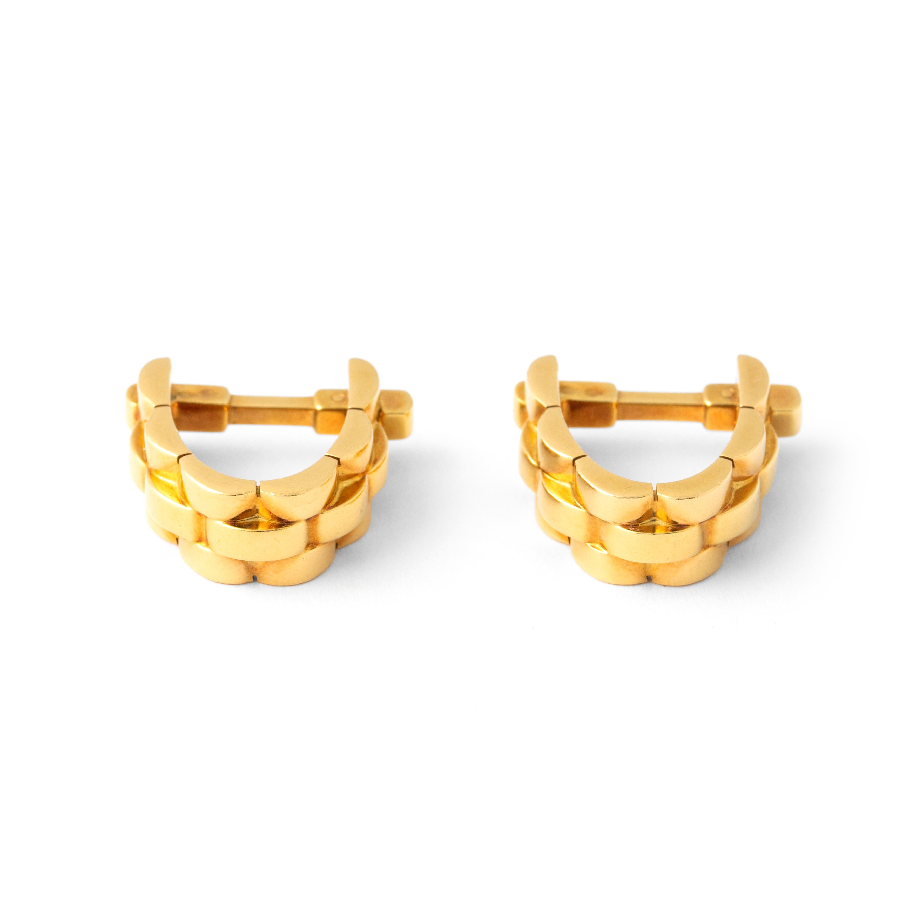 Cartier Yellow Gold 18K Panther Cufflinks  For Sale 2
