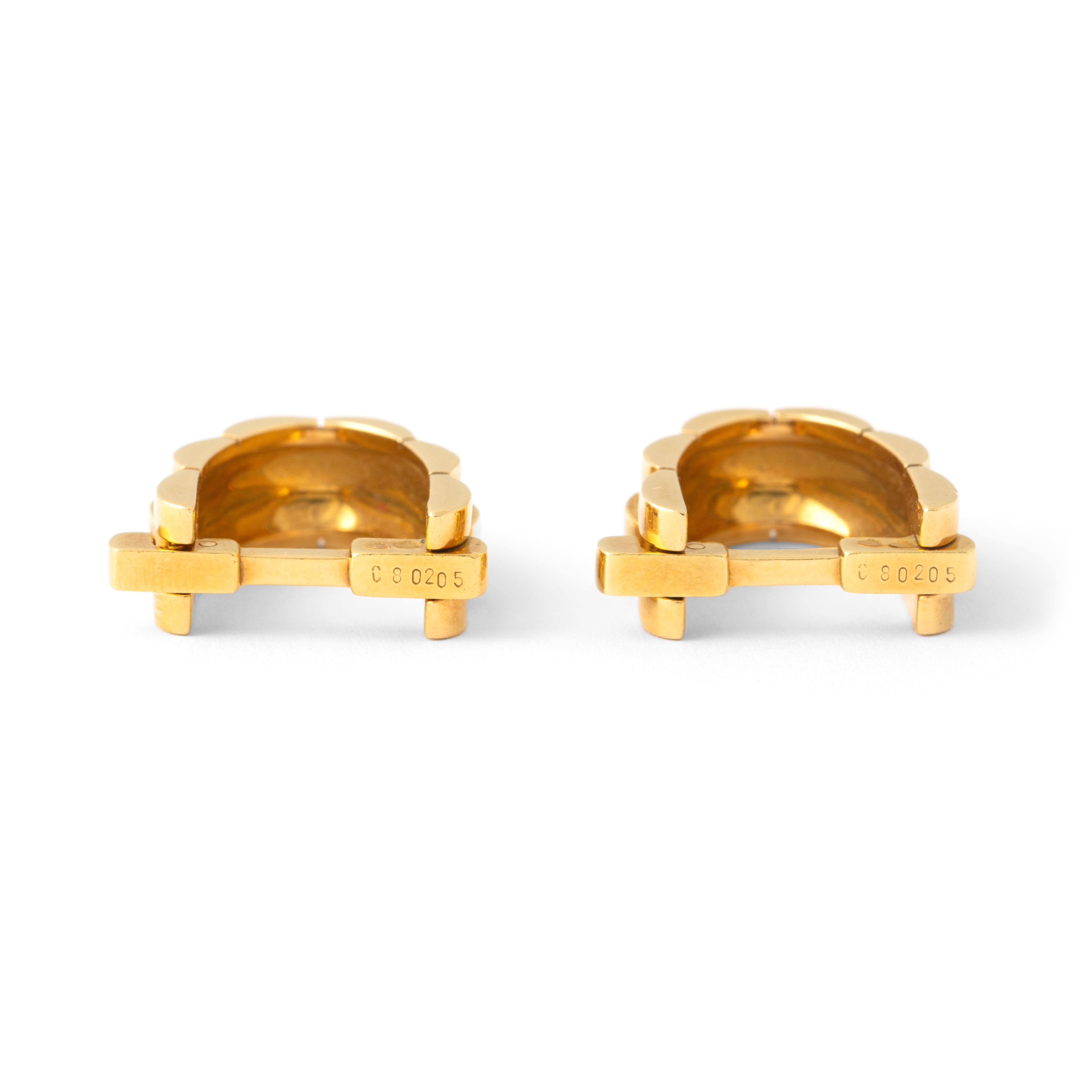 Cartier Yellow Gold 18K Panther Cufflinks  For Sale 3