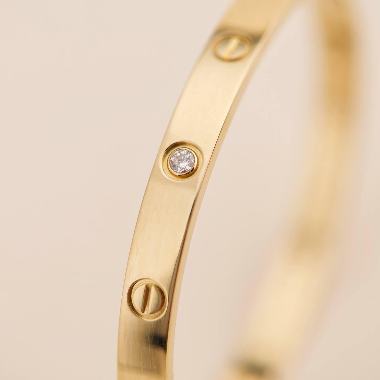 Cartier Love-Armband aus Gelbgold mit 4 Diamanten, Größe 18 (Brillantschliff) im Angebot