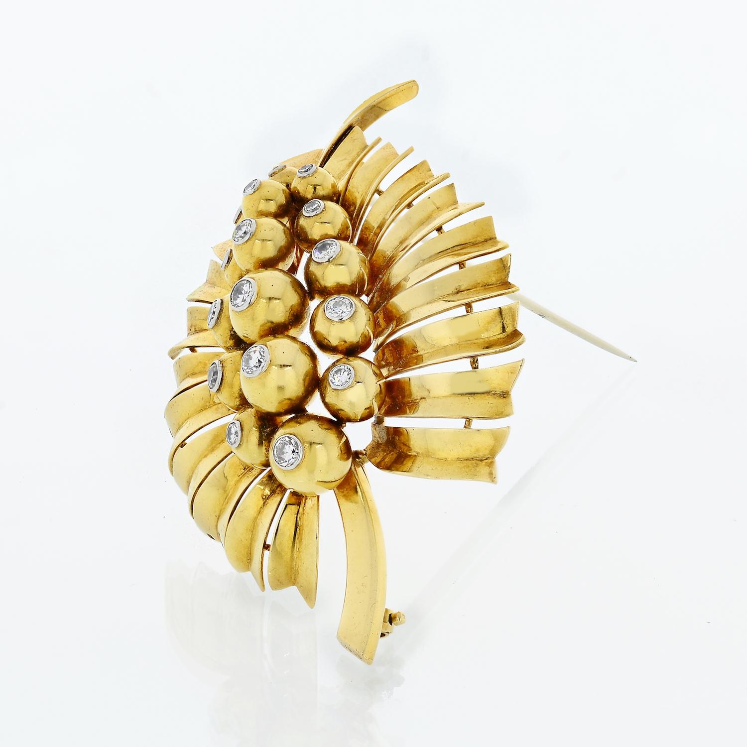 Cartier Yellow Gold Art Deco Leaf Foliage Diamond Brooch In Excellent Condition In New York, NY