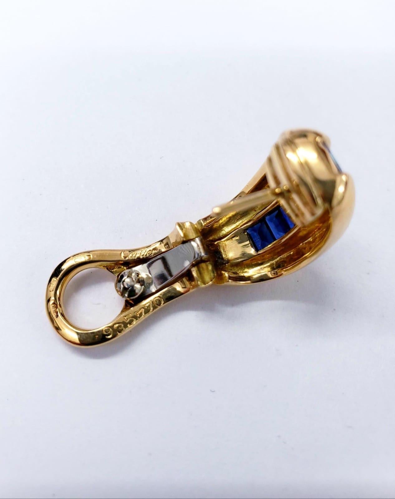 Cartier Yellow Gold Bombe Bean 1.50 Carat Blue Sapphire Earrings In Excellent Condition In Miami, FL