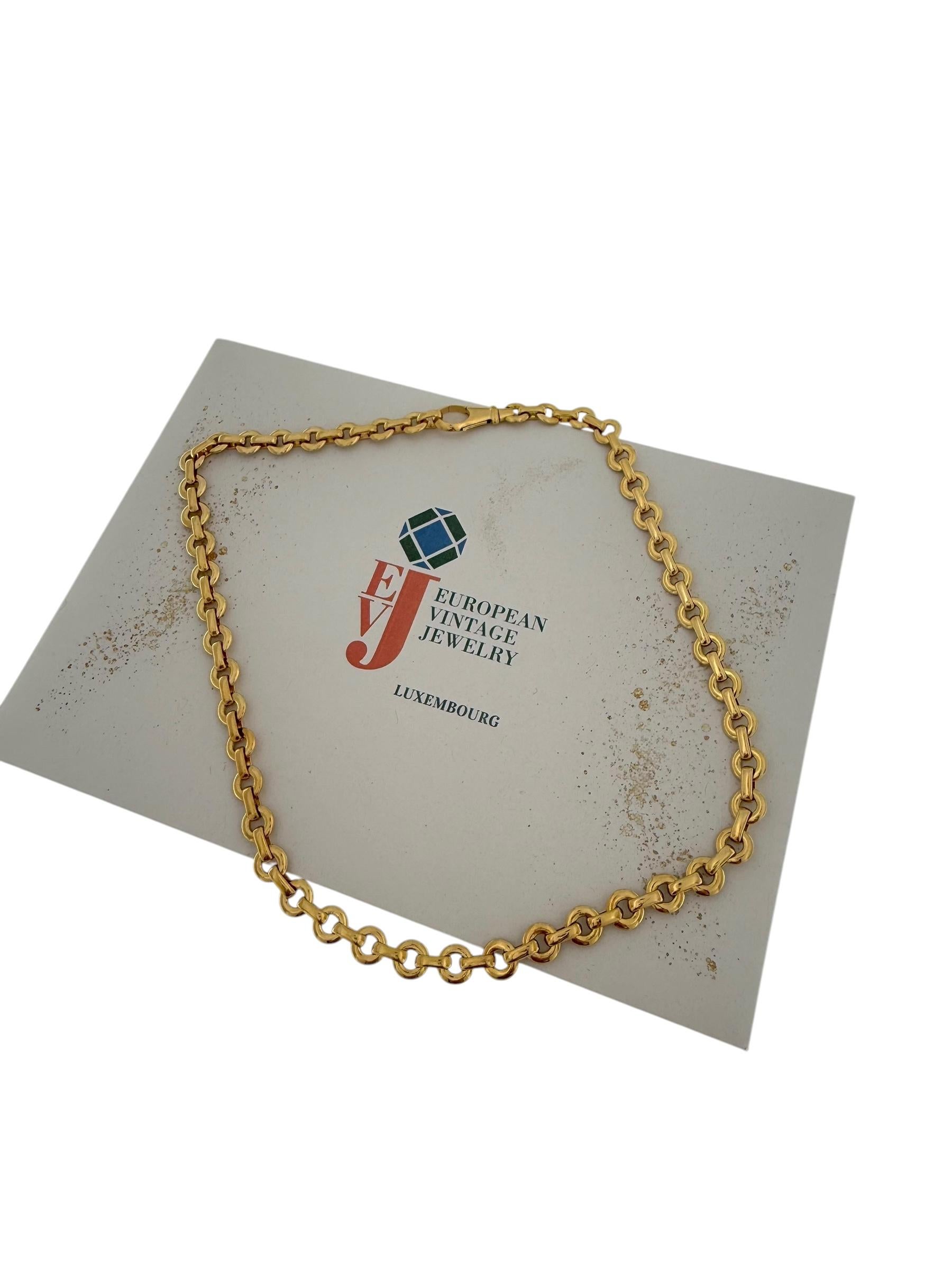 The Cartier Yellow Gold Chain Necklace is a timeless expression of elegance and luxury, meticulously crafted from 18kt yellow gold. Designed with Cartier’s signature refinement, this exquisite necklace features round links, creating a classic and