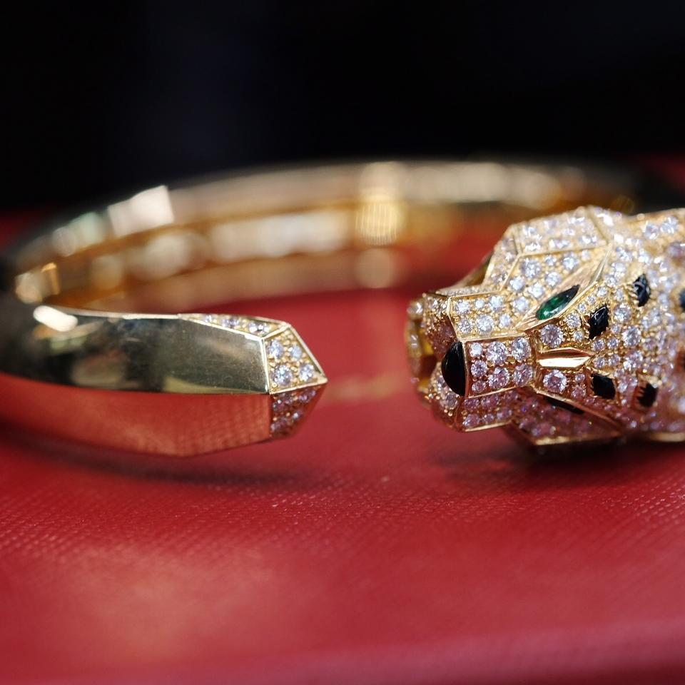 Modern Cartier Yellow Gold Diamond Black Onyx Panthère Cuff Bracelet