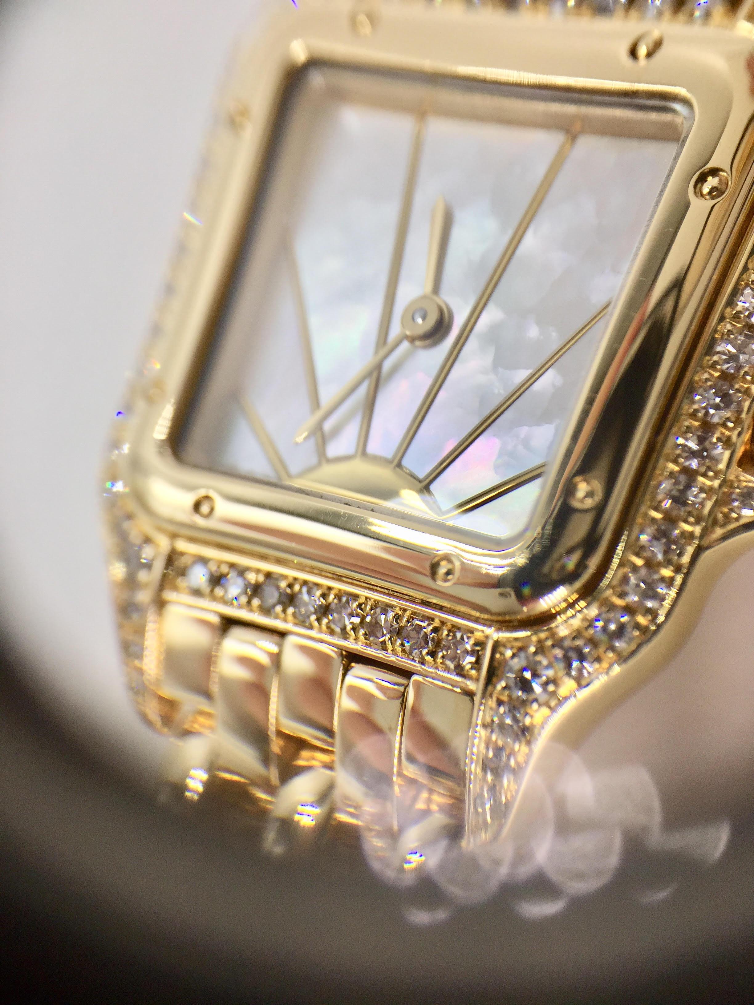 Cartier yellow Gold Diamond Mother-of-Pearl Panthére Quartz Wristwatch  1