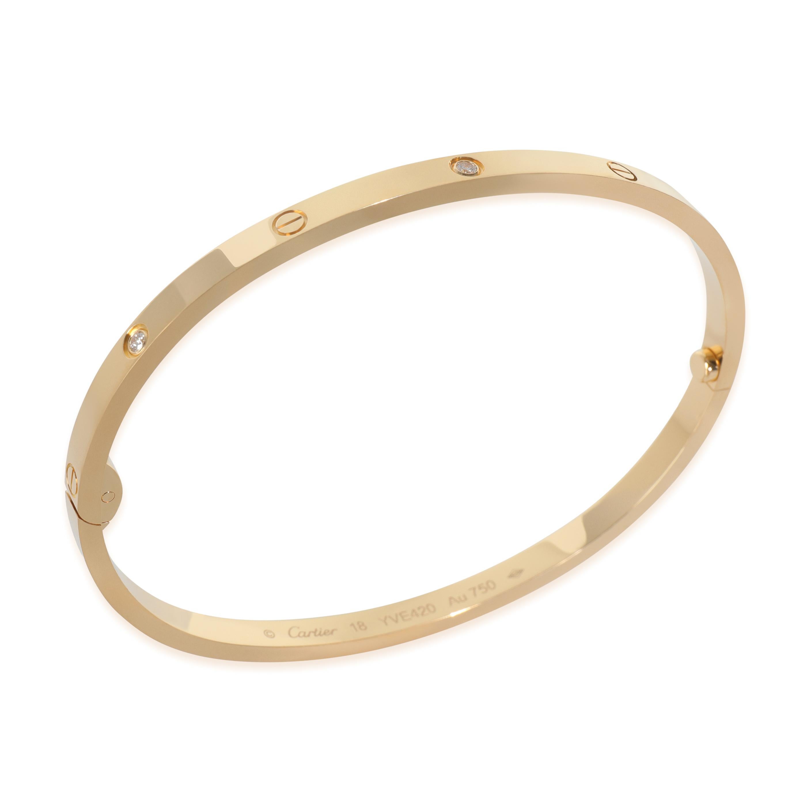 Bracelet Love en or jaune de Cartier avec diamants et petit modèle

DÉTAILS PRIMAIRES
SKU : 145179
Titre de l'inscription : Cartier Yellow Gold Diamond Small Model Love Bracelet
Description de l'état : Vendue au détail à 8050 USD. La collection Love