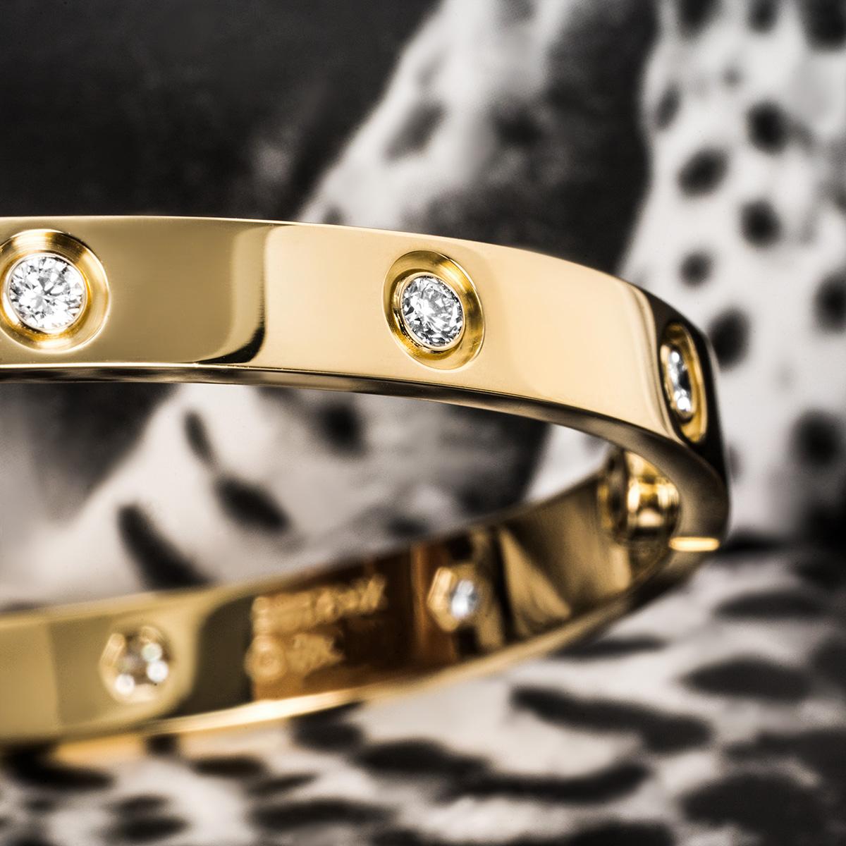 Cartier Bracelet Love en or jaune et diamants, taille 16 B6040516 Excellent état - En vente à London, GB