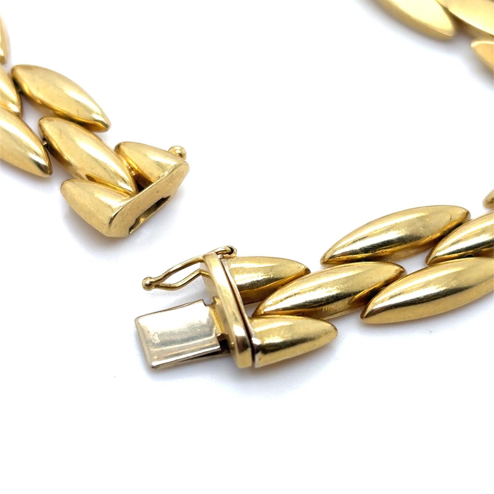 Cartier Collana Gentiane in oro giallo a tre file in oro giallo 18 carati in vendita 2