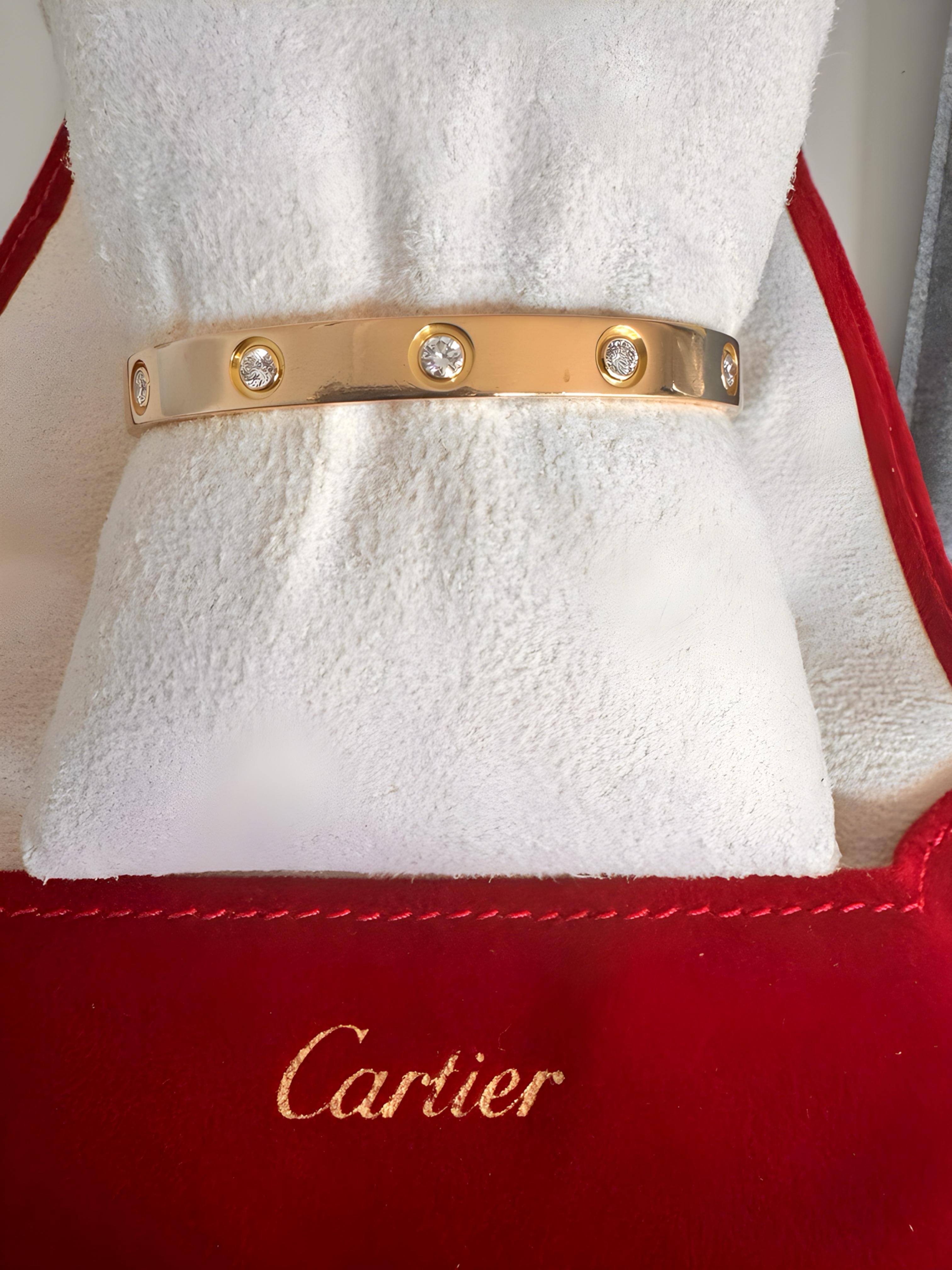 Bracelet Love en or jaune de Cartier 10 diamants taille 16 Excellent état - En vente à Addlestone, GB