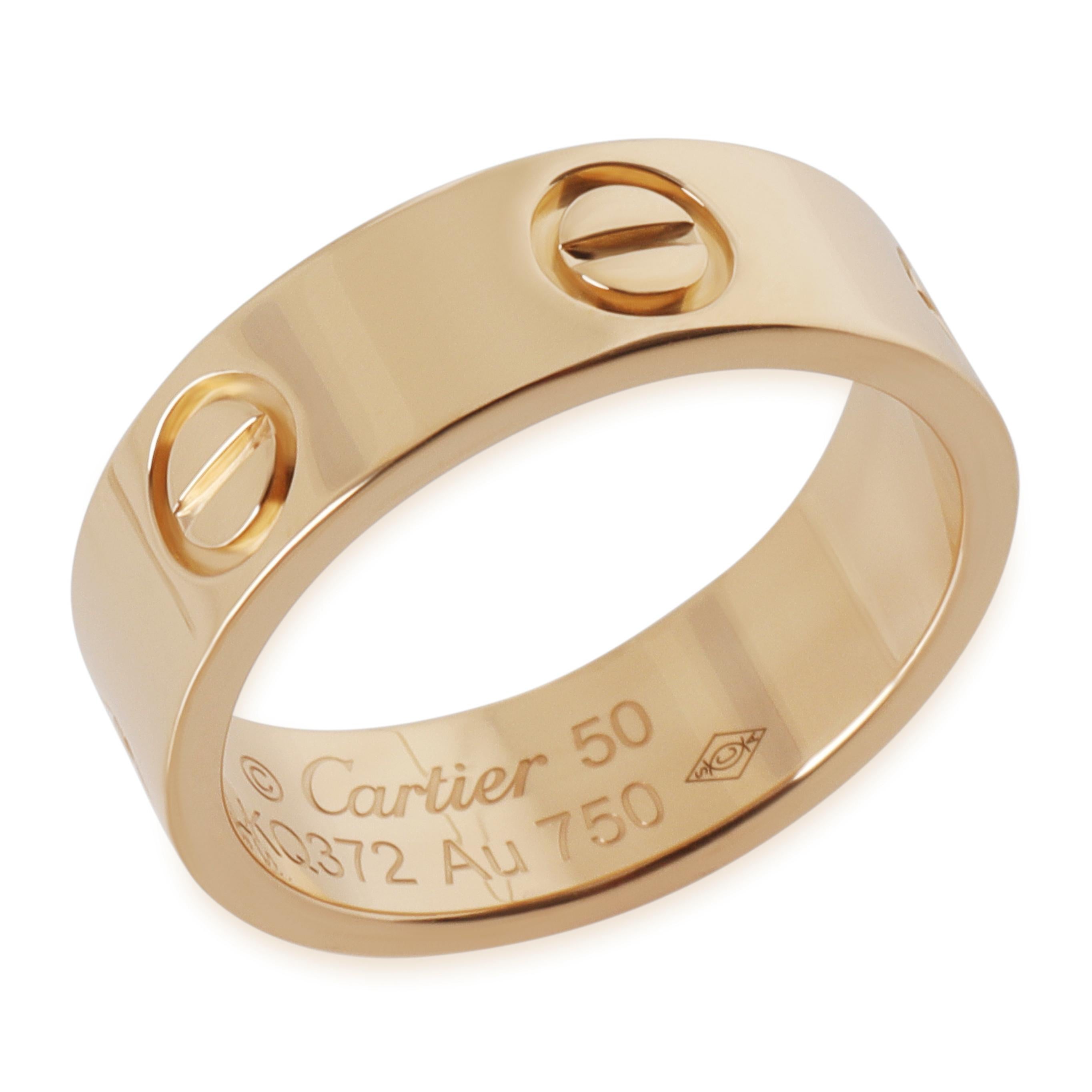 Cartier Gelbgold  Liebesring

PRIMÄRE DETAILS
SKU: 146921
Auflistung Titel: Cartier Gelbgold  Liebesring
Beschreibung des Zustands: Die Collection'S Love von Cartier ist der Inbegriff der Ikone, von den wiedererkennbaren Designs bis hin zur