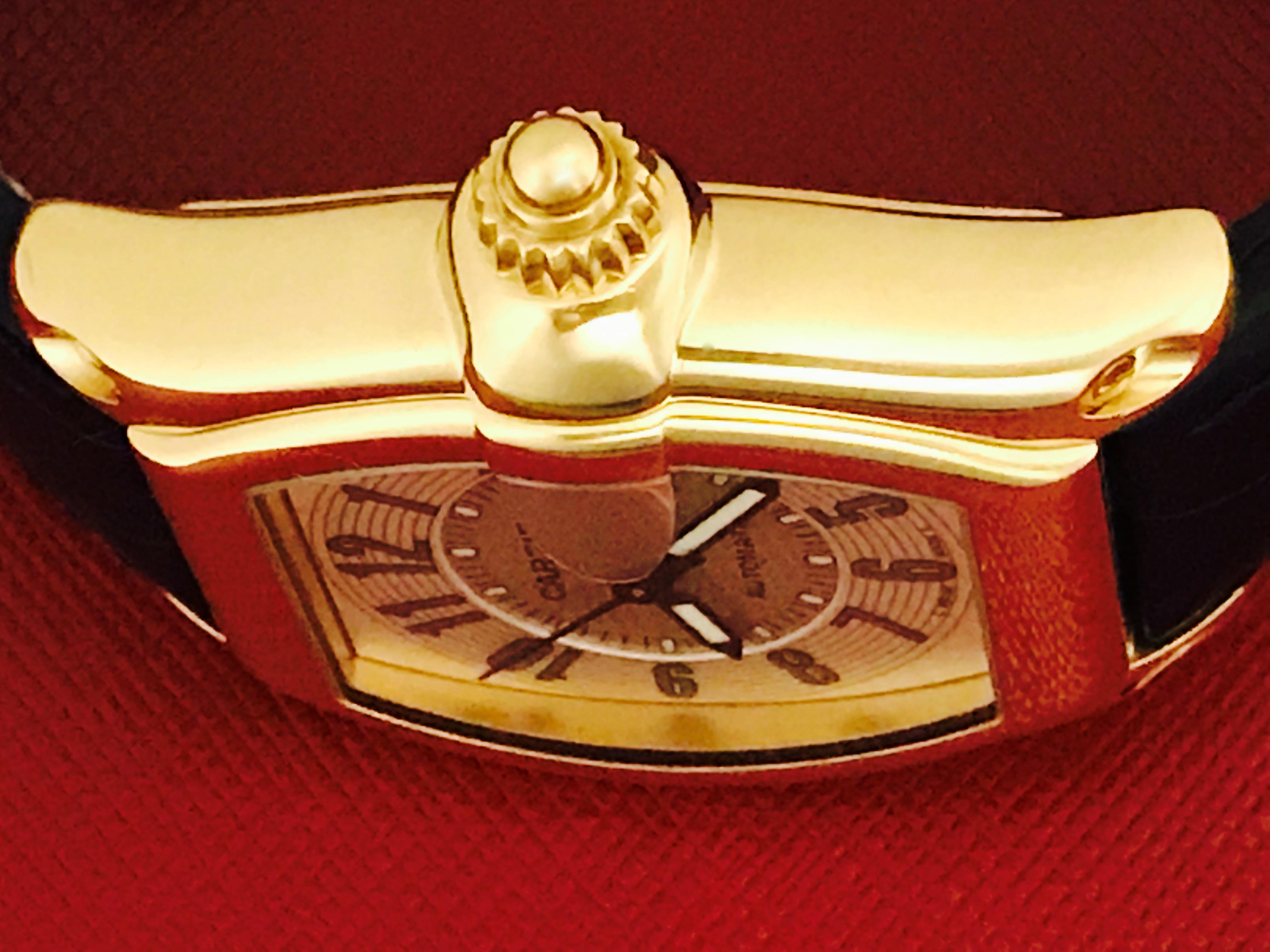 Contemporary Cartier Yellow Gold Roadster Automatic Wristwatch Ref W62002Y2 For Sale
