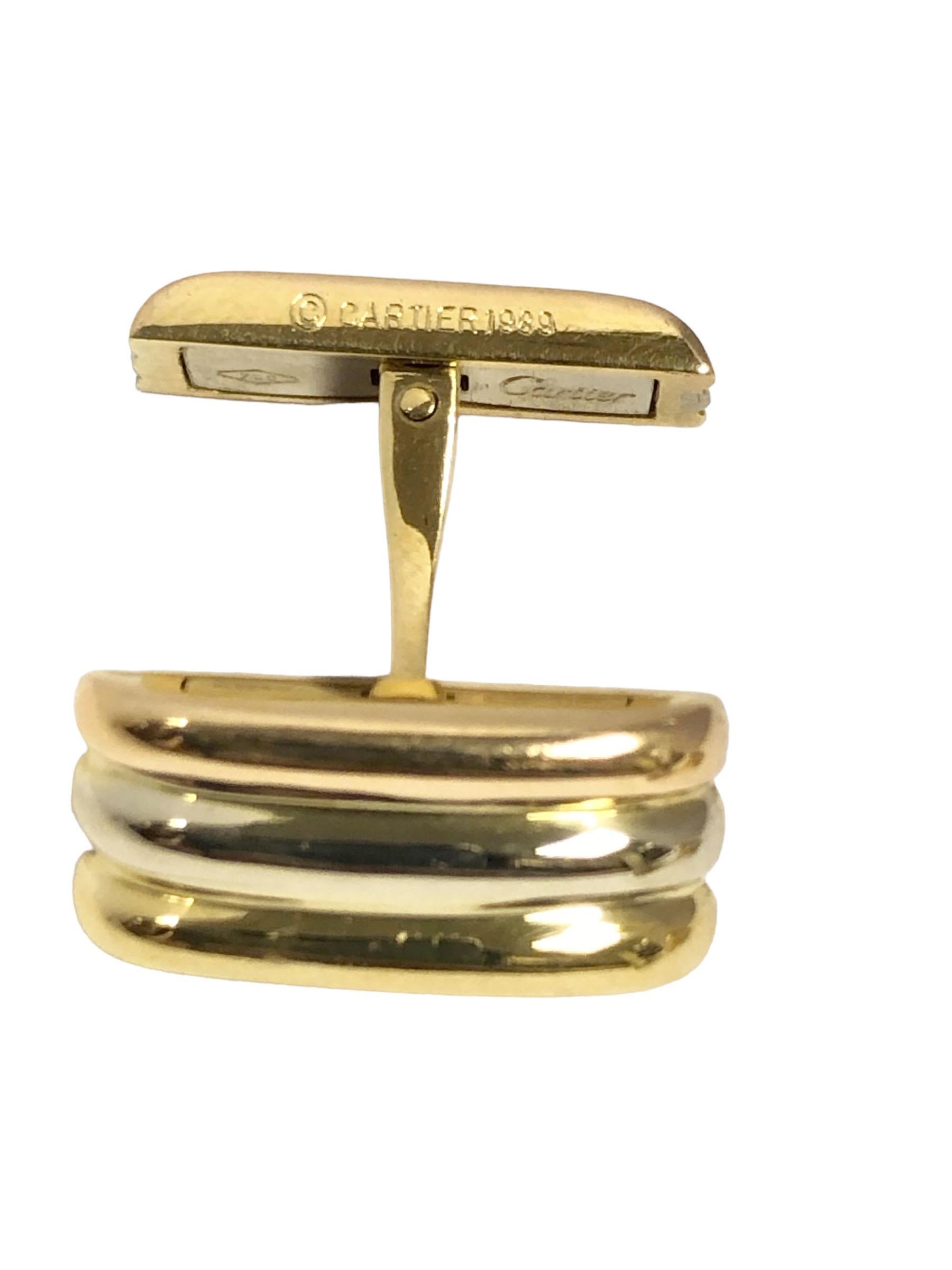 Cartier Yellow Gold Trinity Cufflinks In Excellent Condition In Chicago, IL