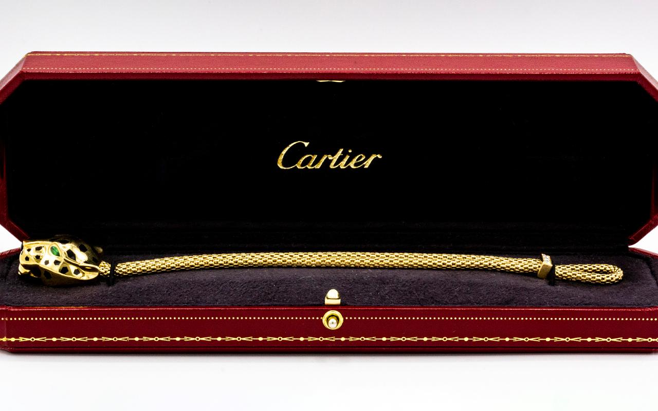 Moderno Cartier Bracciale con testa di pantera gialla a maglie maculate e occhi di smeraldo in vendita