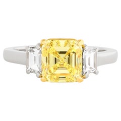 Cartier Gelber quadratischer Diamantring mit 3 Steinen im Smaragdschliff in Platin/18K Gelbgold