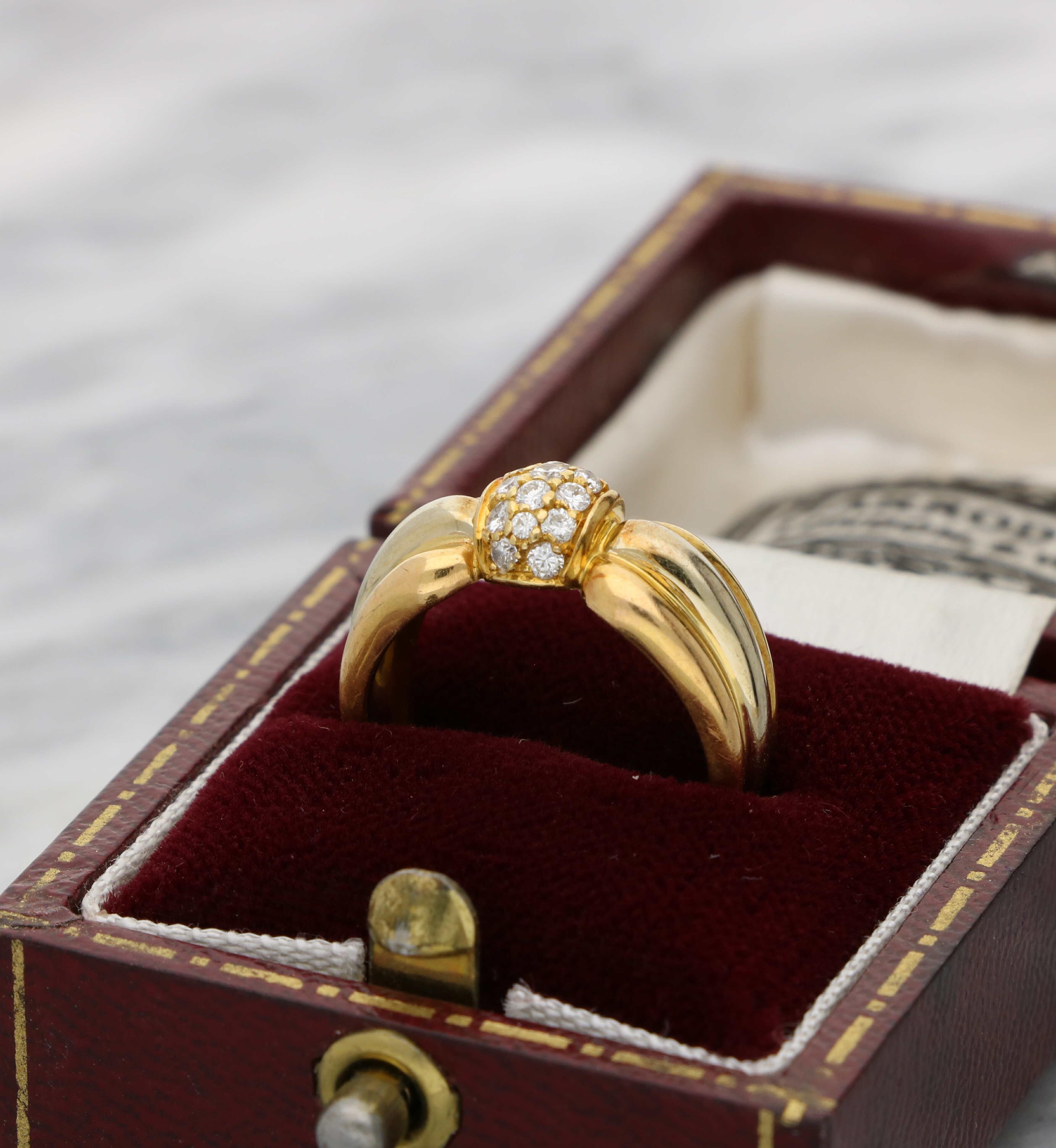 Cartier, bague sertie de diamants de 18 carats en vente 1