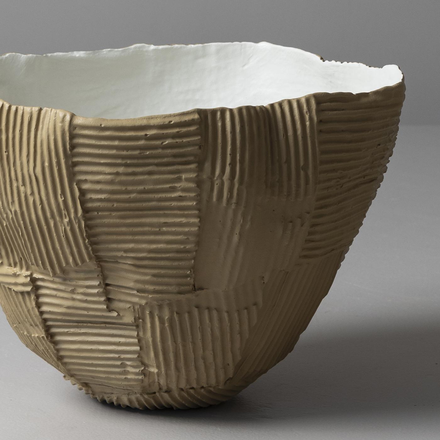 Cartoccio B18 Nocciola Schale Tafelaufsatz im Zustand „Neu“ im Angebot in Milan, IT