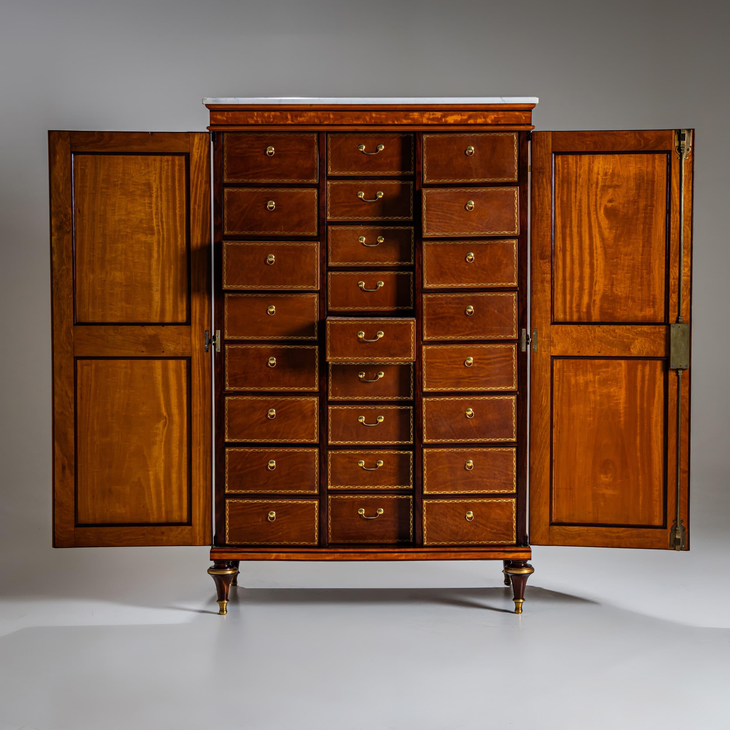 Cartonnier, timbro Claude Charles Saunier, Francia, circa 1790 in vendita 2