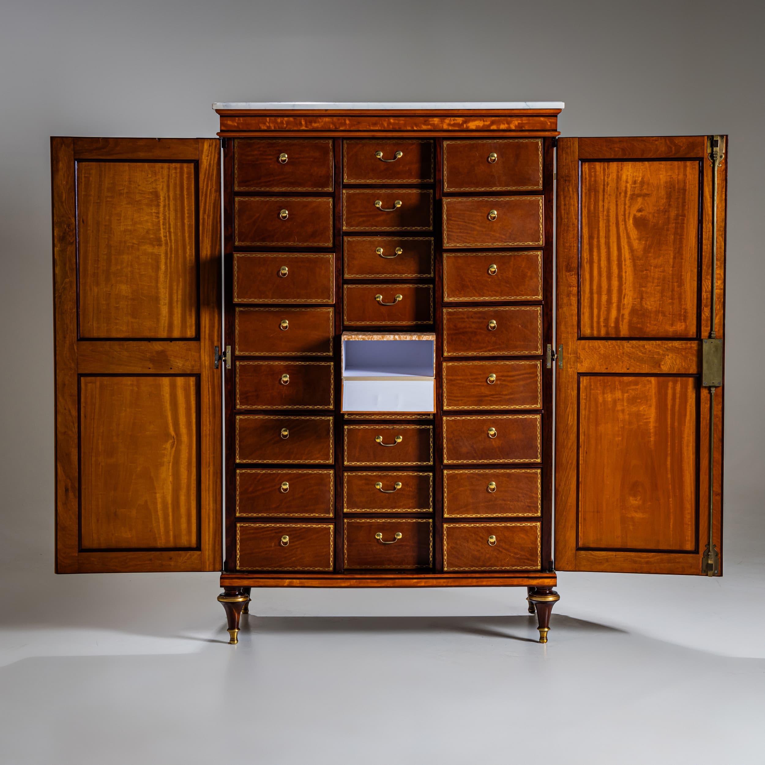 Cartonnier, timbro Claude Charles Saunier, Francia, circa 1790 in vendita 3
