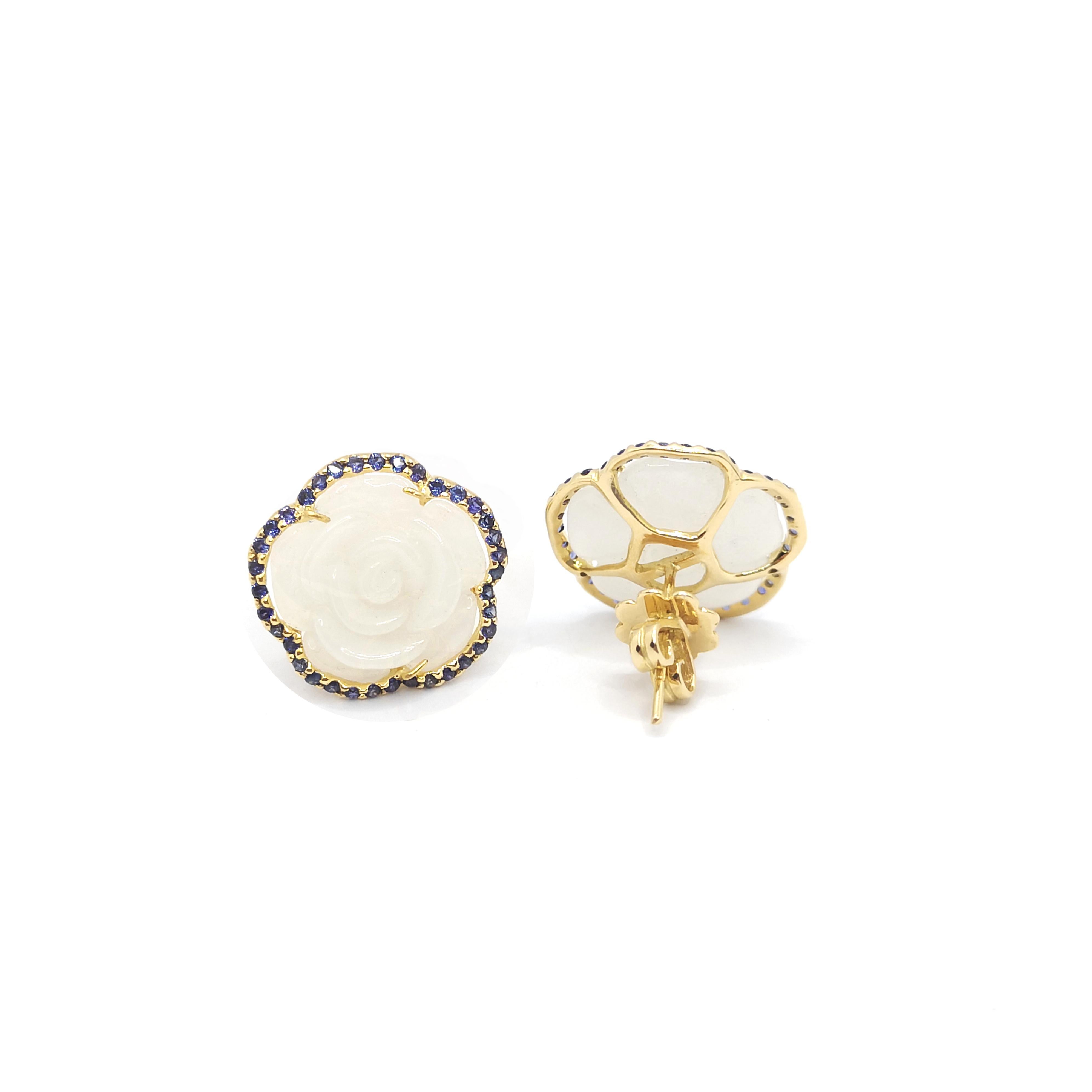 Carve Flower Jade with Purple Sapphire Earrings set in 18K Gold Settings For Sale 6