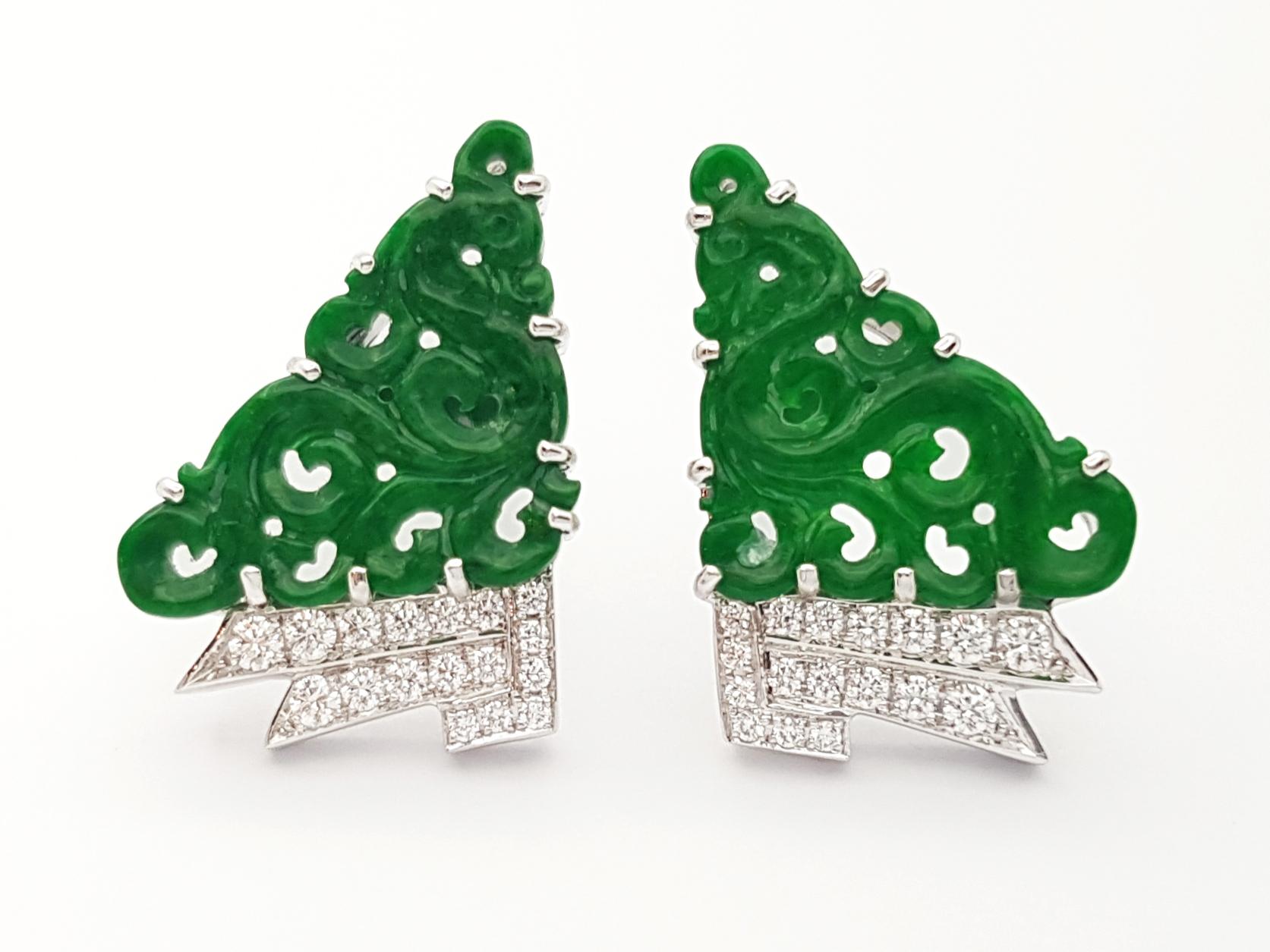 Contemporary Carve Jade with Diamond Earrings set in 18K White Gold Settings For Sale