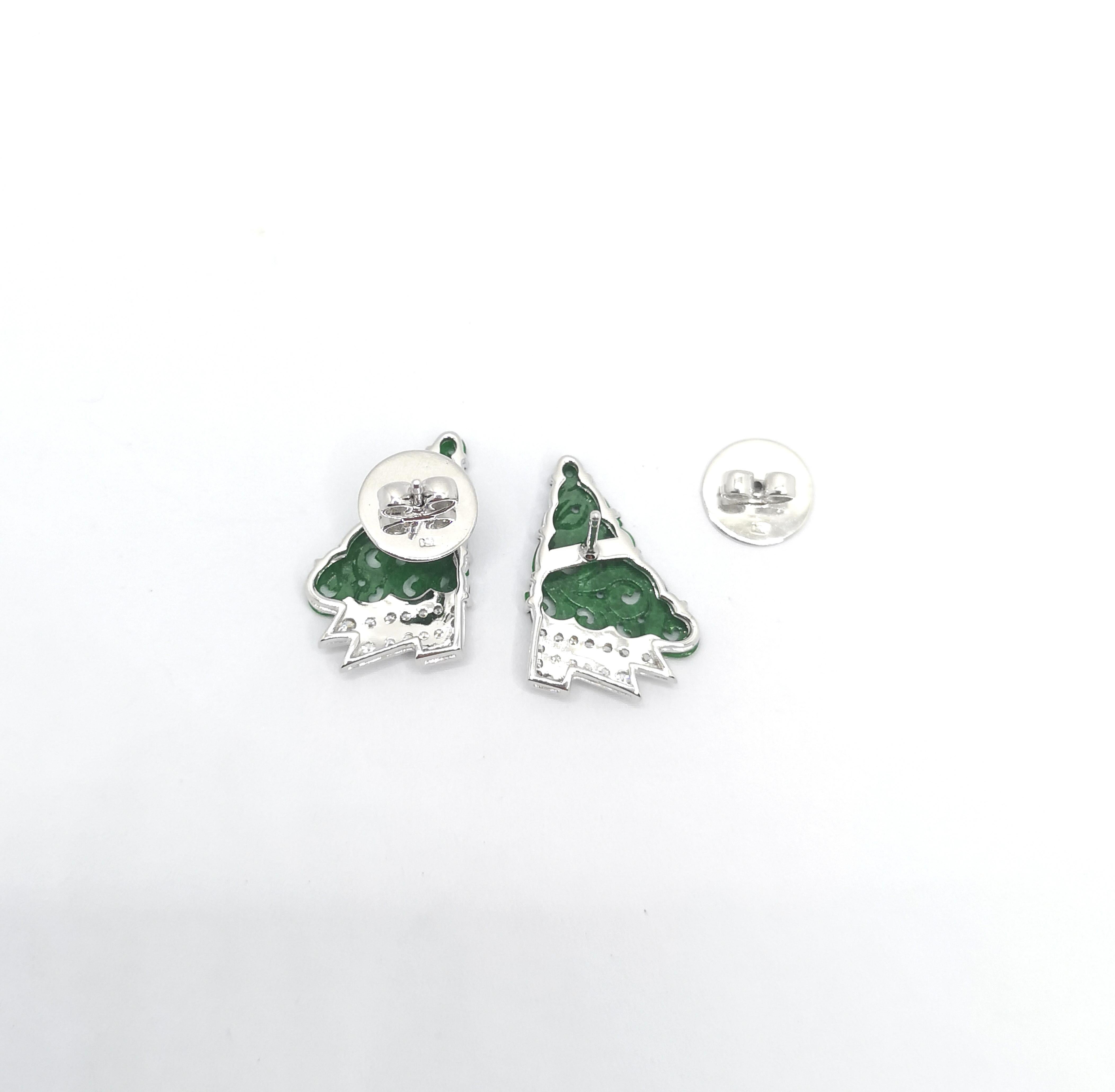 Carve Jade with Diamond Earrings set in 18K White Gold Settings For Sale 2
