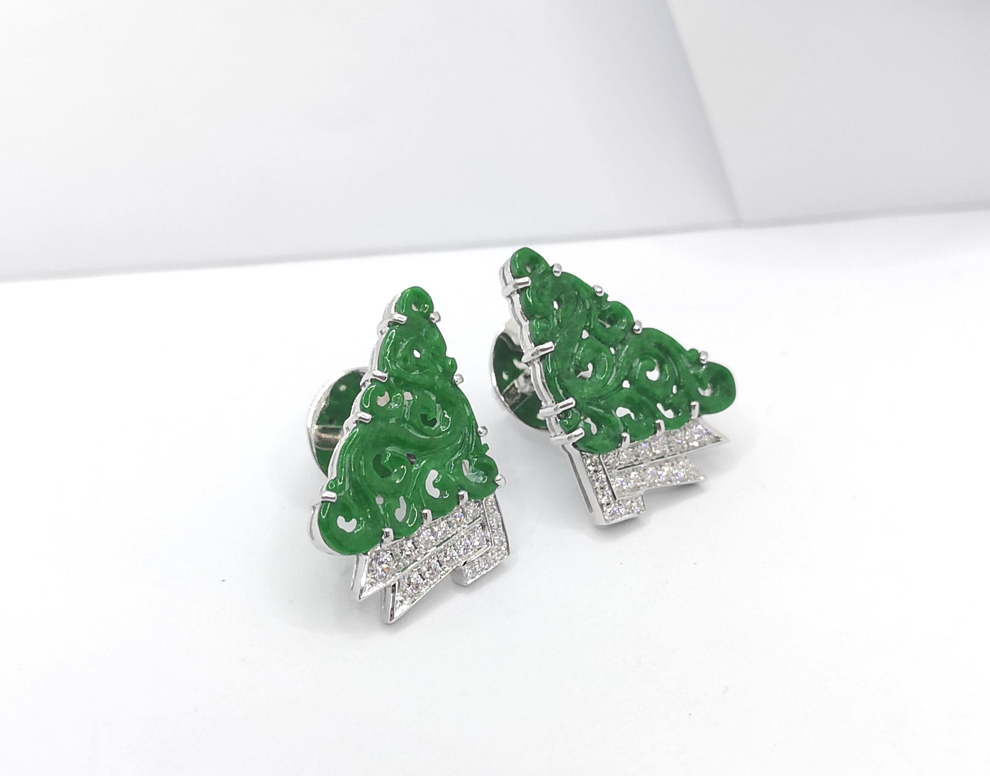 Carve Jade with Diamond Earrings set in 18K White Gold Settings For Sale 3