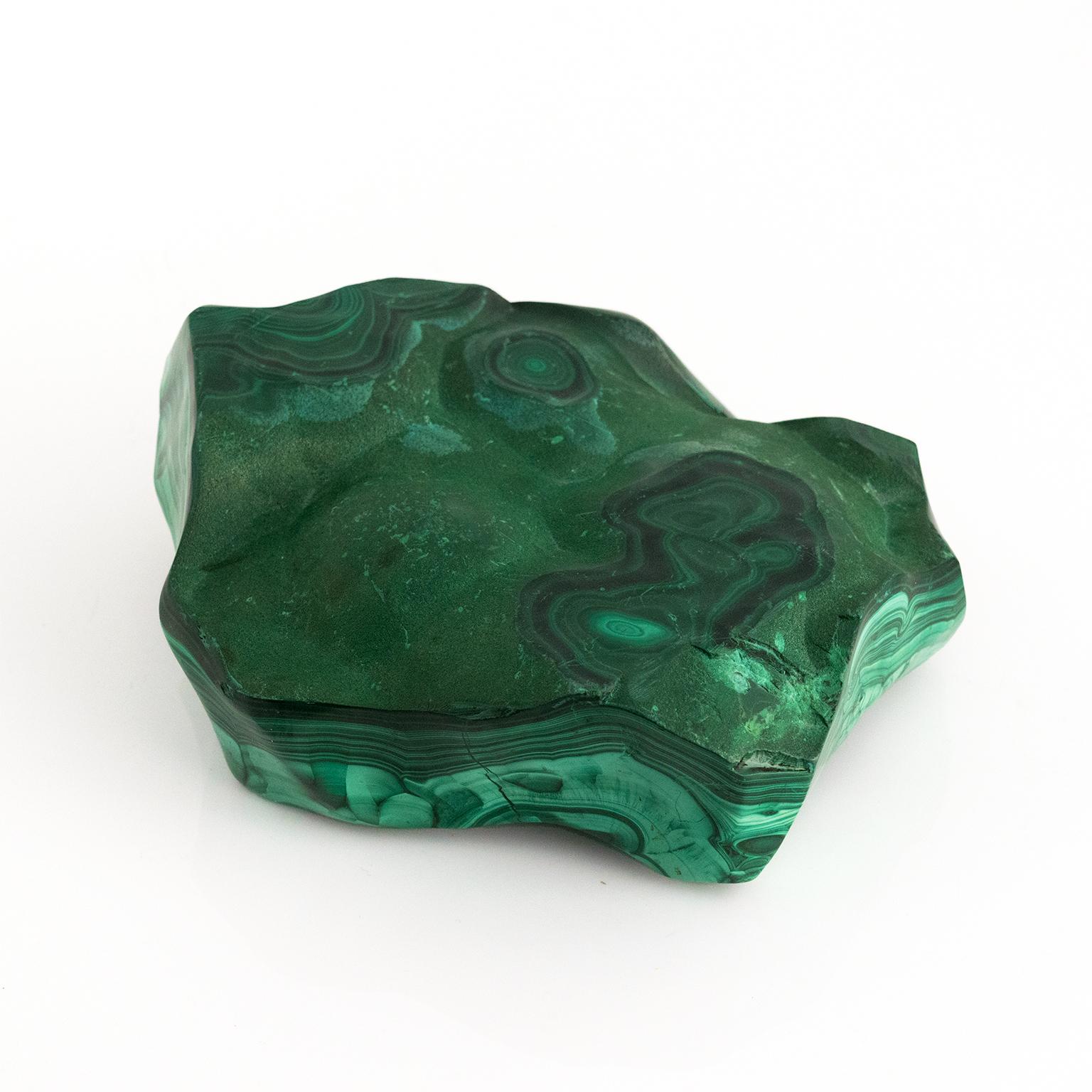 Carve Stone Bowl Made from a Single Piece of Malachite In Good Condition For Sale In New York, NY