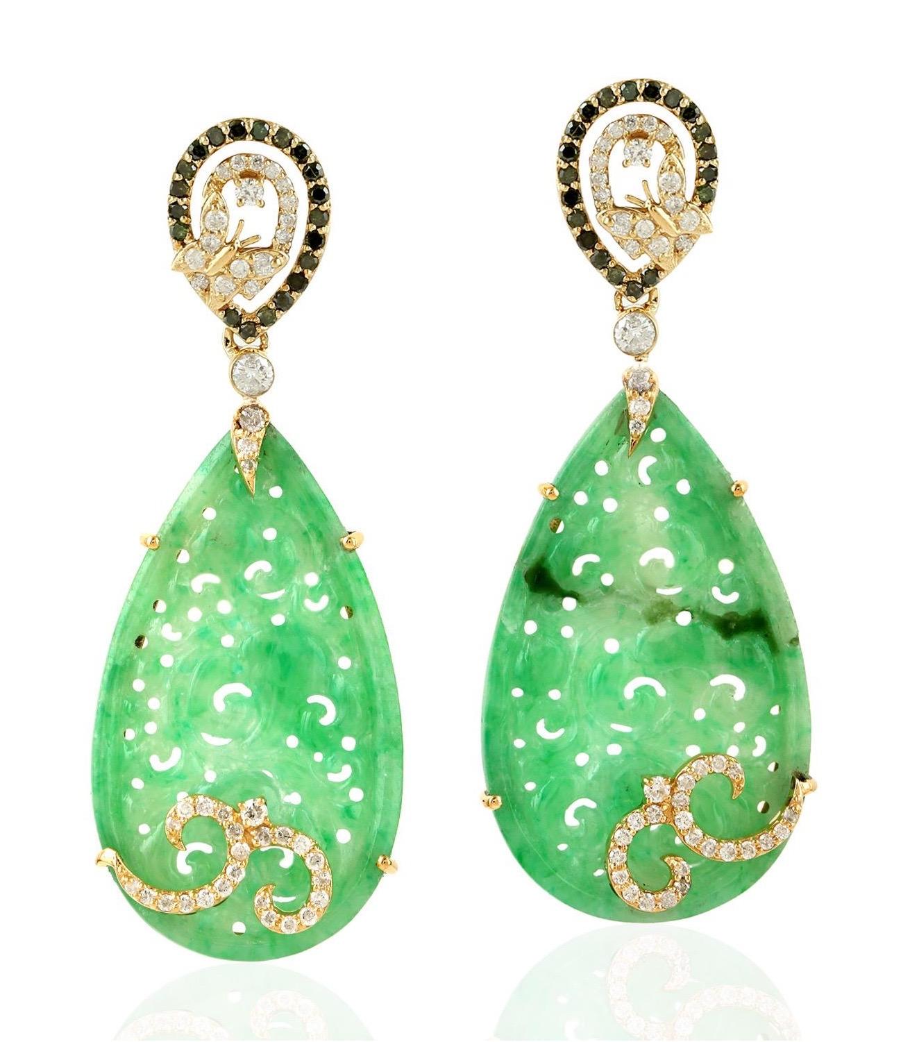 Artisan Carved 19.0 Carat Jade Diamond 18 Karat Gold Earrings For Sale