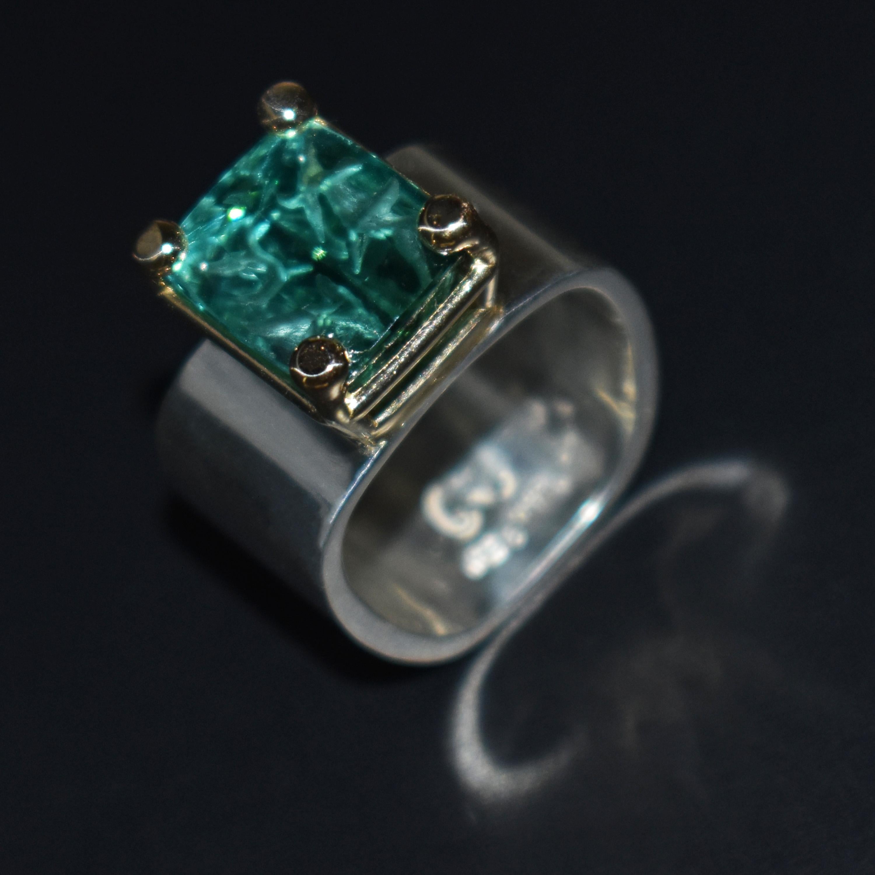 Carved 5.39 Carat Indicolite Tourmaline Two-Tone Cocktail Ring 1