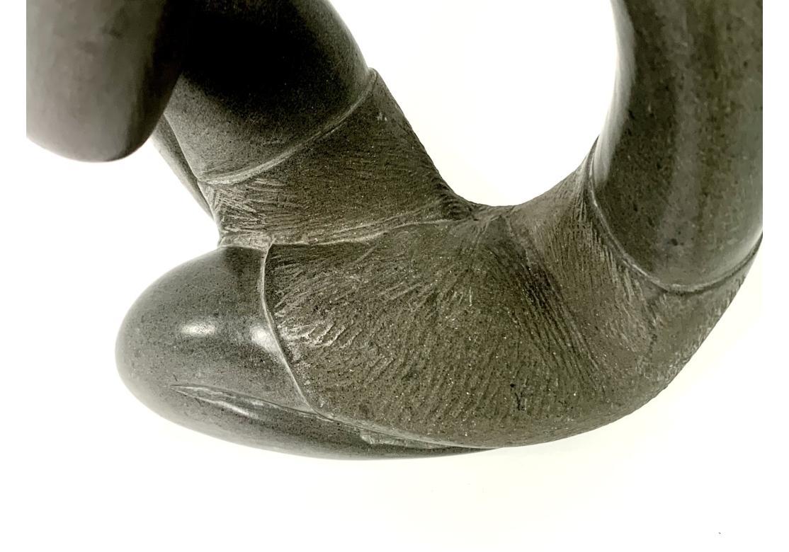 Scultura astratta in pietra scolpita di una figura in posizione di pensiero in vendita 2