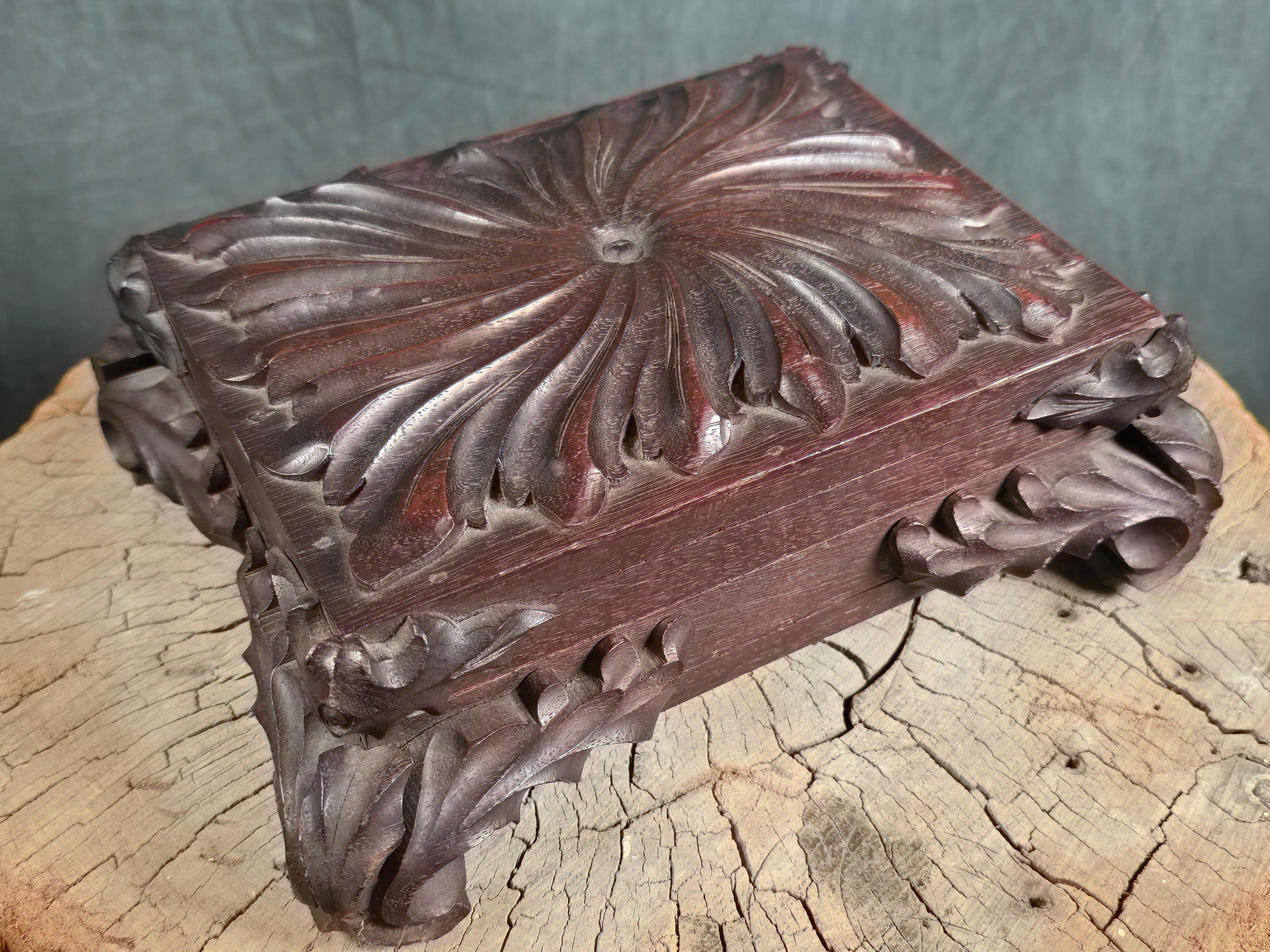 Hollywood Regency Carved Acanthus Motif Wooden Box, Surreal Tony Duquette Style, 1940s For Sale