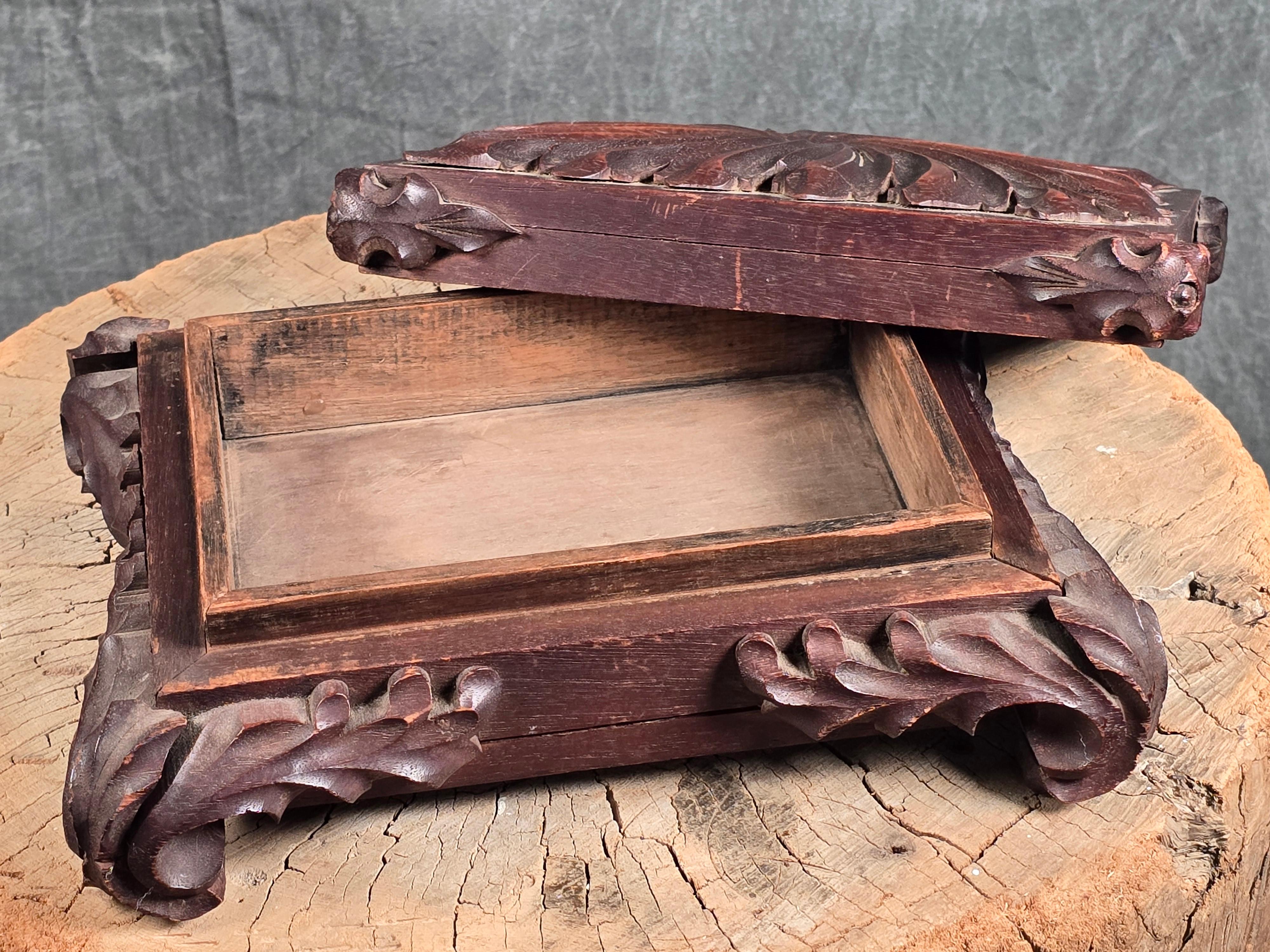 Hand-Carved Carved Acanthus Motif Wooden Box, Surreal Tony Duquette Style, 1940s For Sale