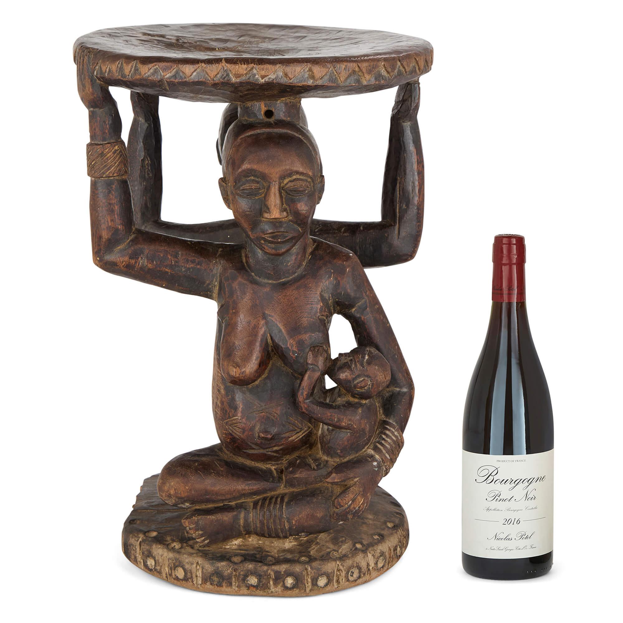 Geschnitzte afrikanische Luba Karyatide Zeremonieller Hocker Weiblich Männlich Kind Figuren (Holz) im Angebot