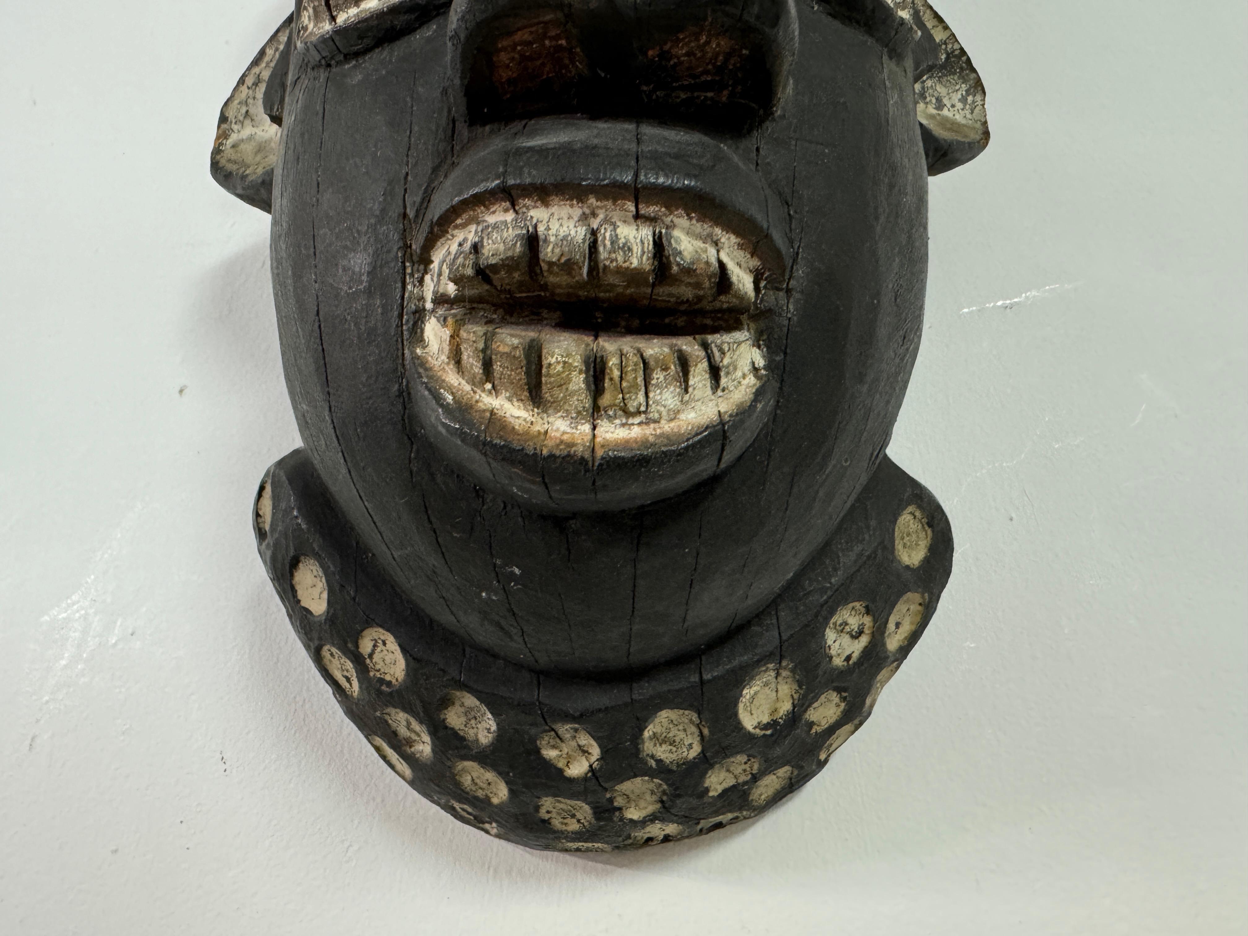 Carved African Mask In Good Condition For Sale In London, London