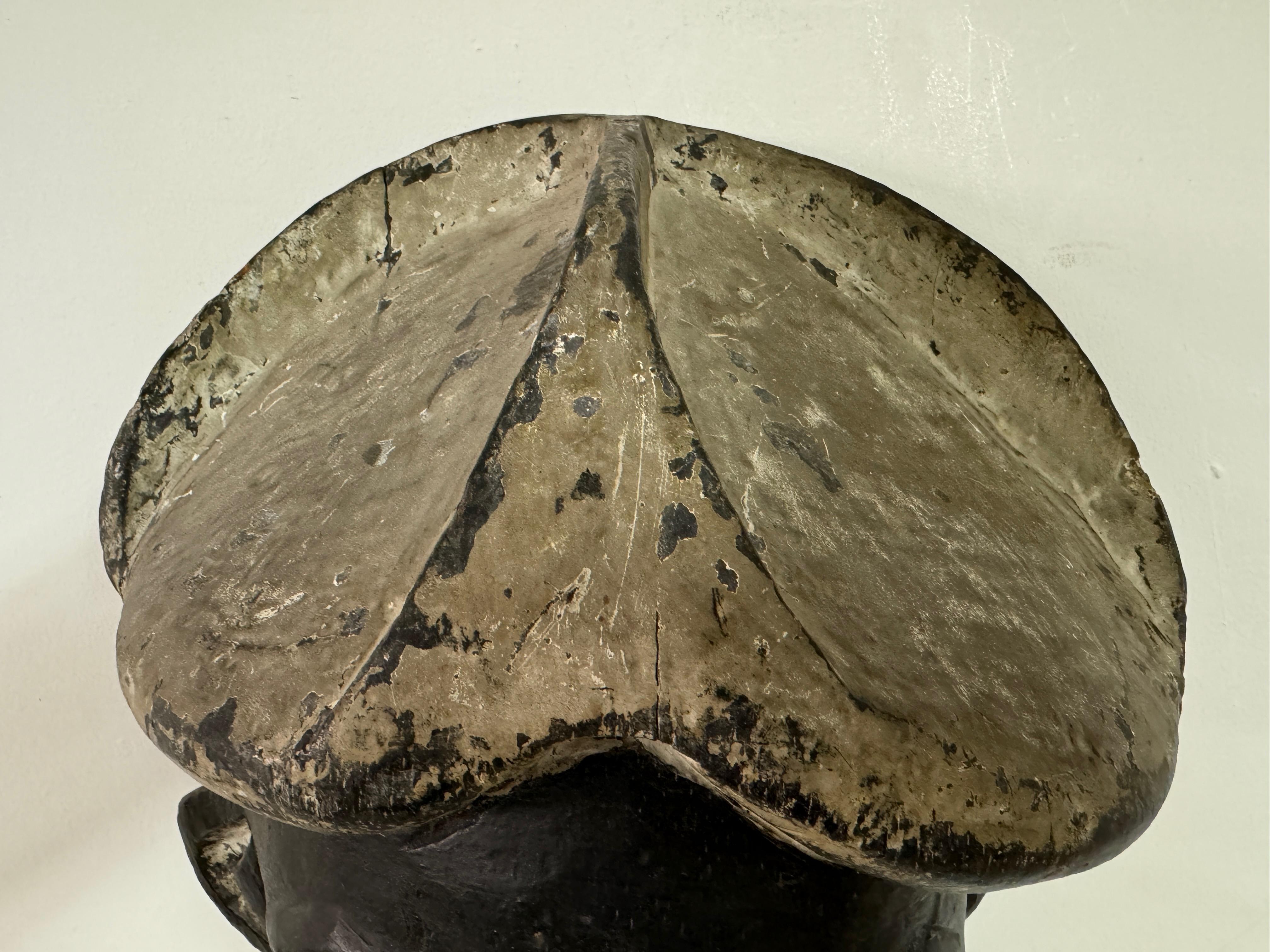 XX secolo Maschera africana intagliata in vendita