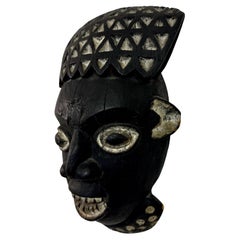 Maschera africana intagliata