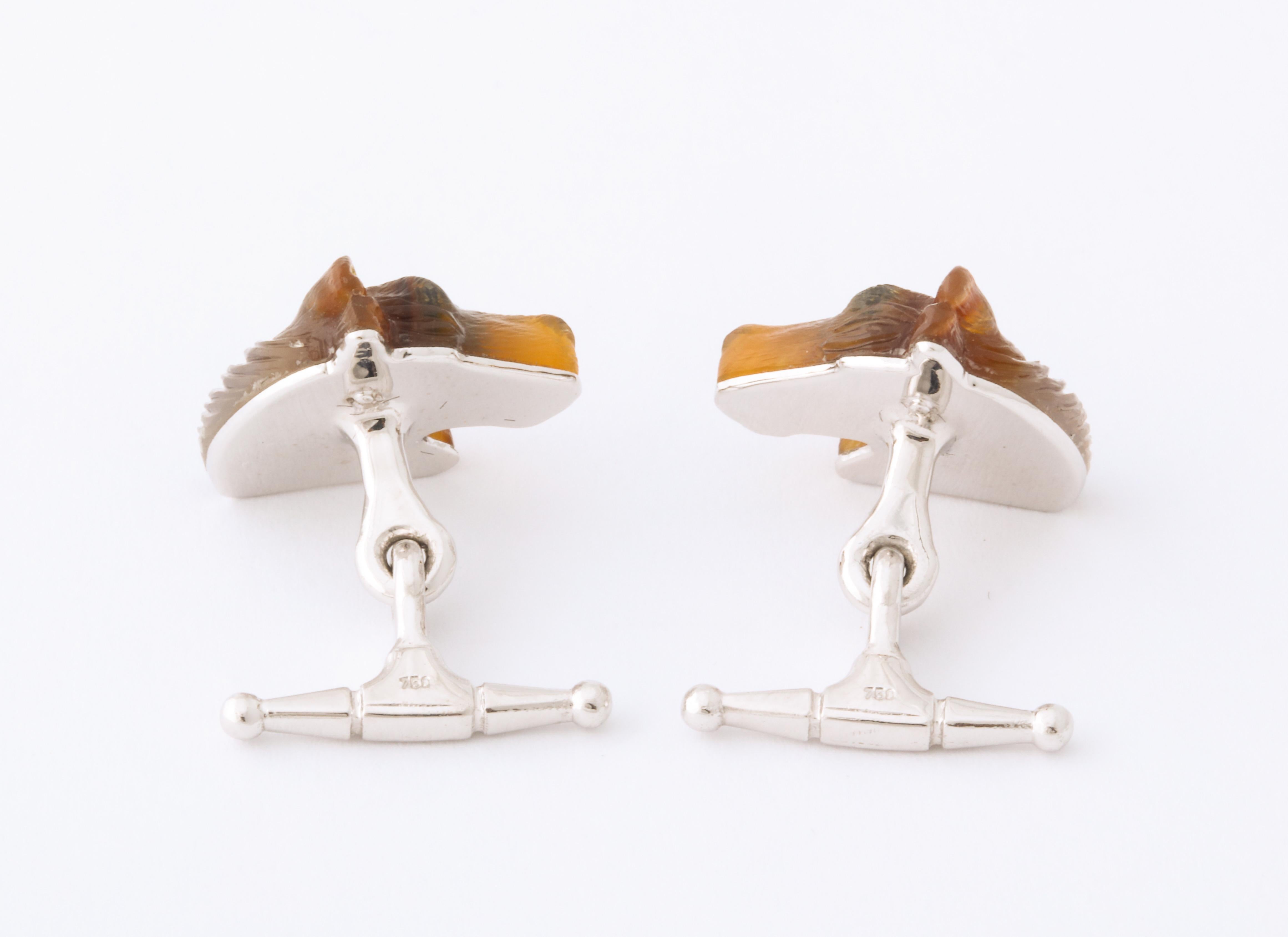 Carved Agate and Gold Horse Cufflinks 2