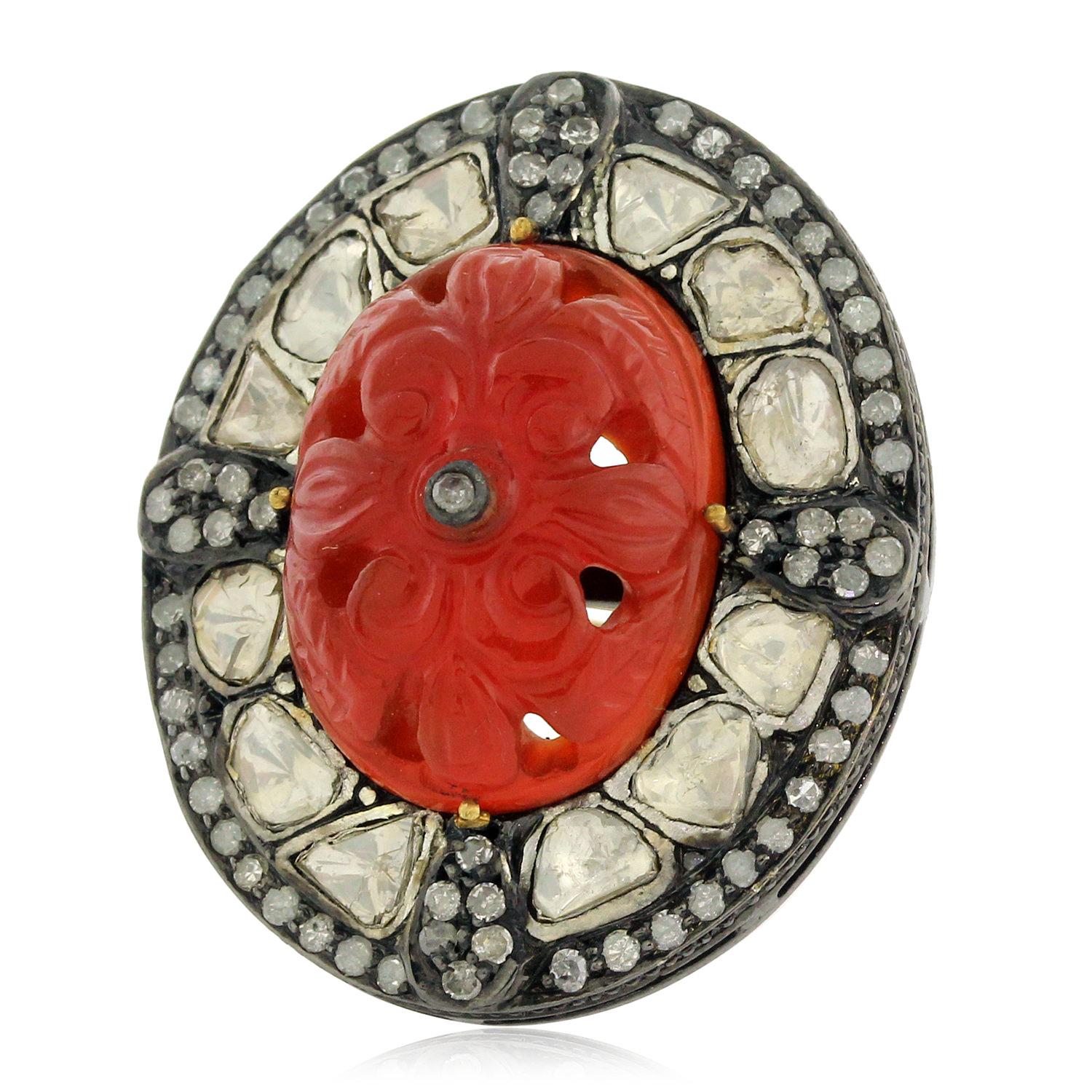 Carved Agate Ring with Polki Diamonds & Pave Diamonds Made in 18k Gold & Silver In New Condition For Sale In New York, NY