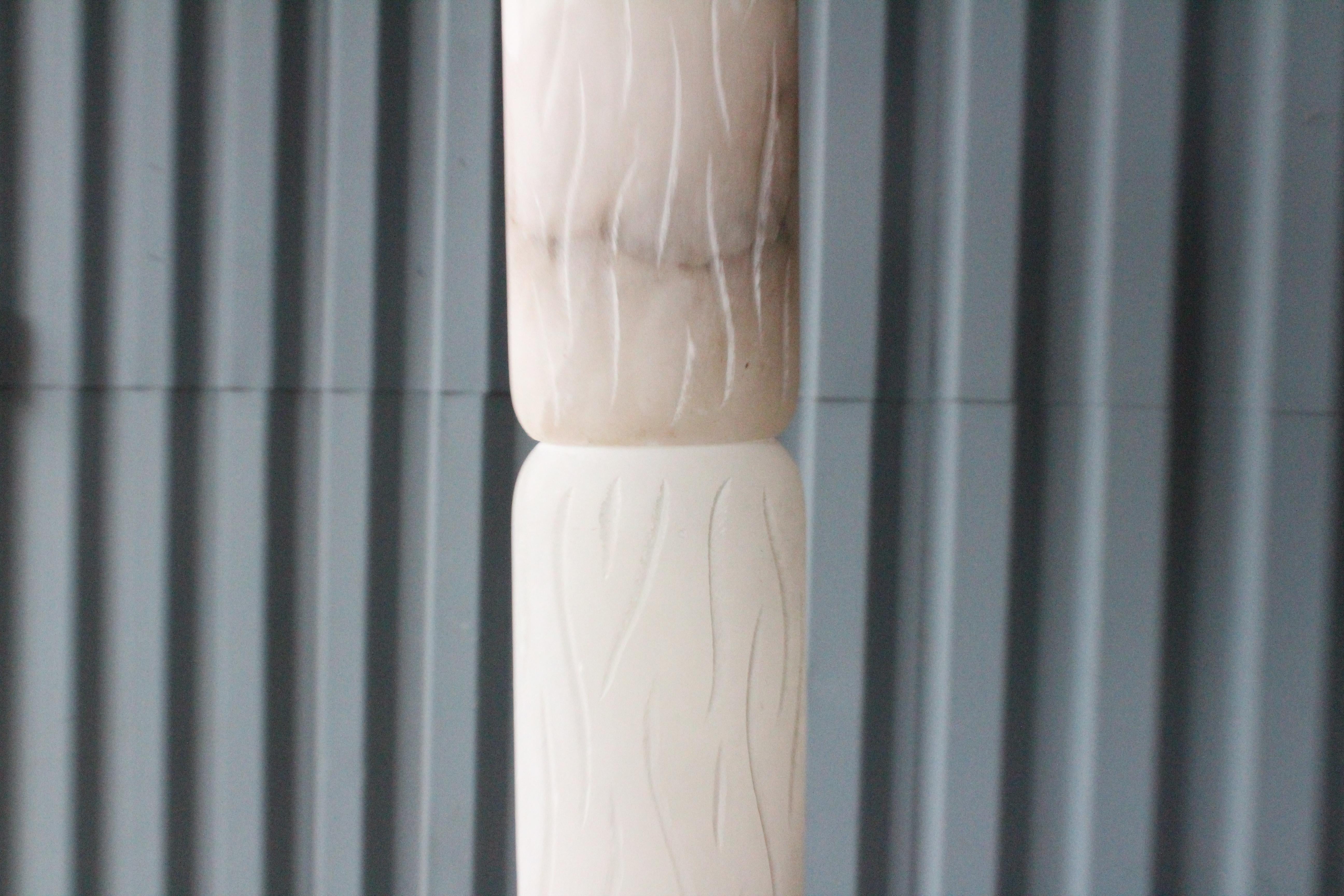 Carved Alabaster Floor Lamp, Italy, 1970s (Geschnitzt)