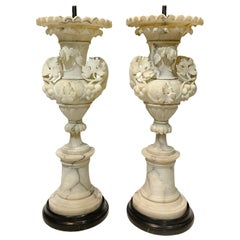 Lampes en albâtre sculptées avec motif de feuillage