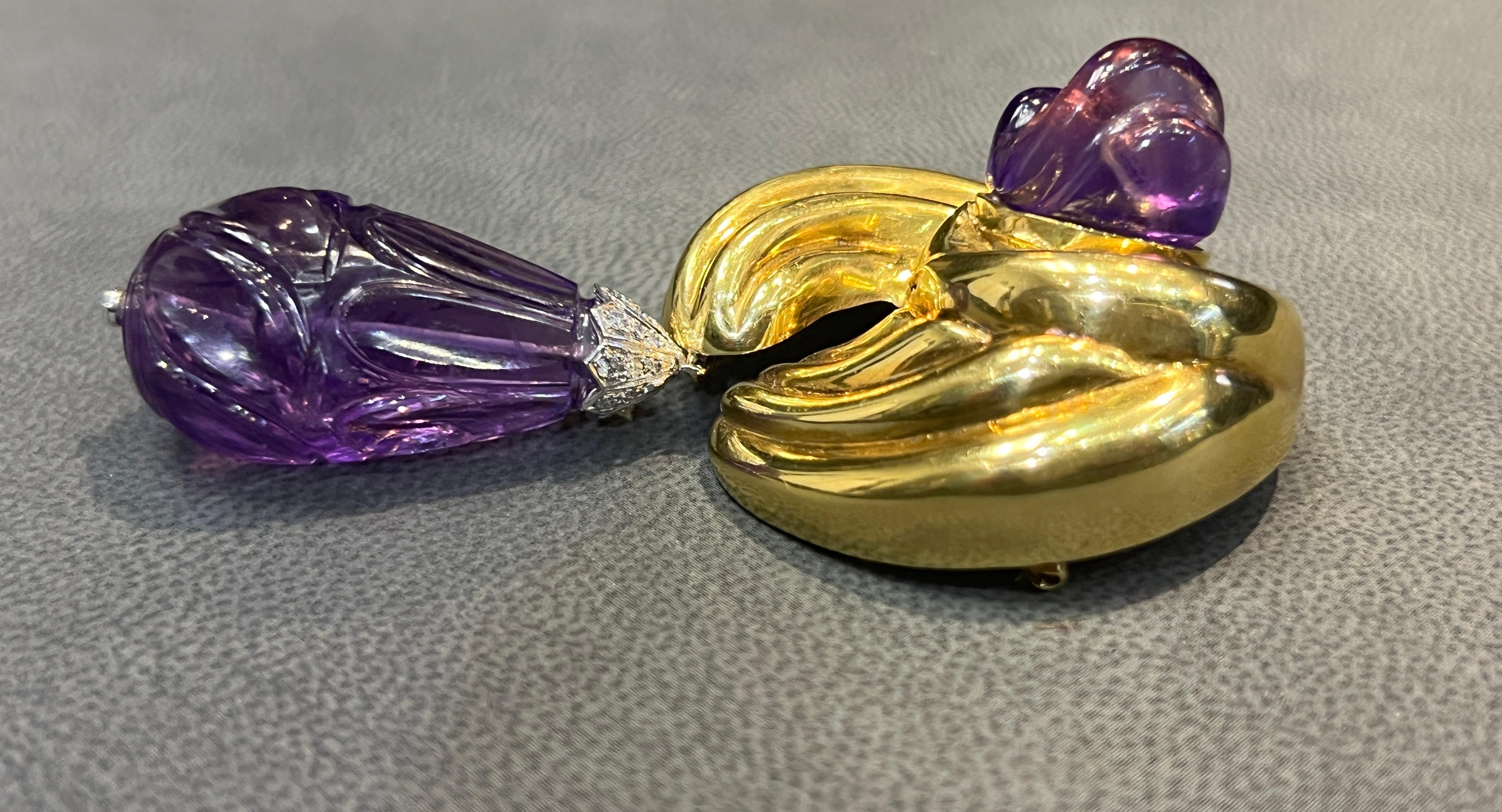 Brosche mit geschnitztem Amethyst im Angebot 5