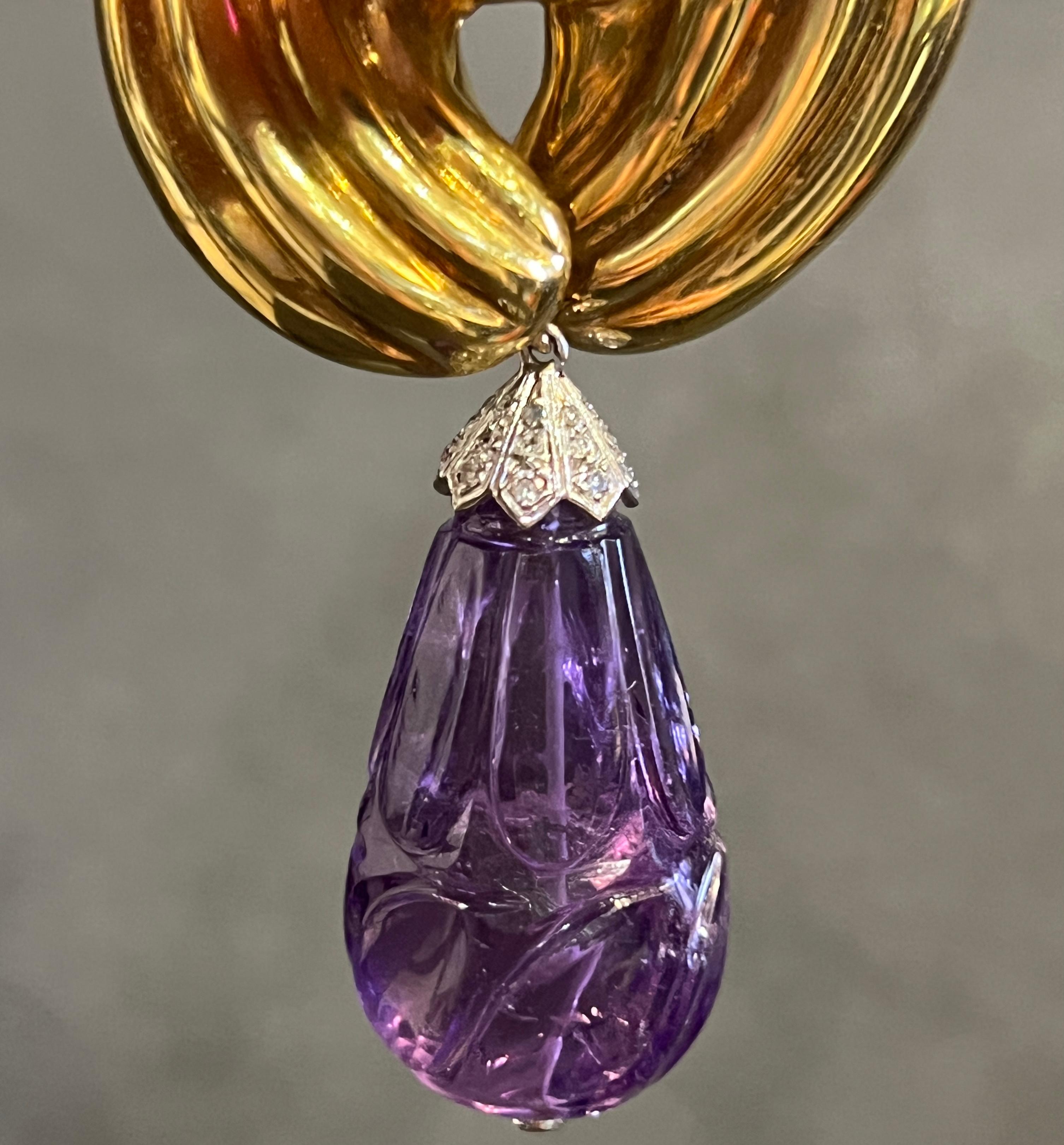 Brosche mit geschnitztem Amethyst im Angebot 2