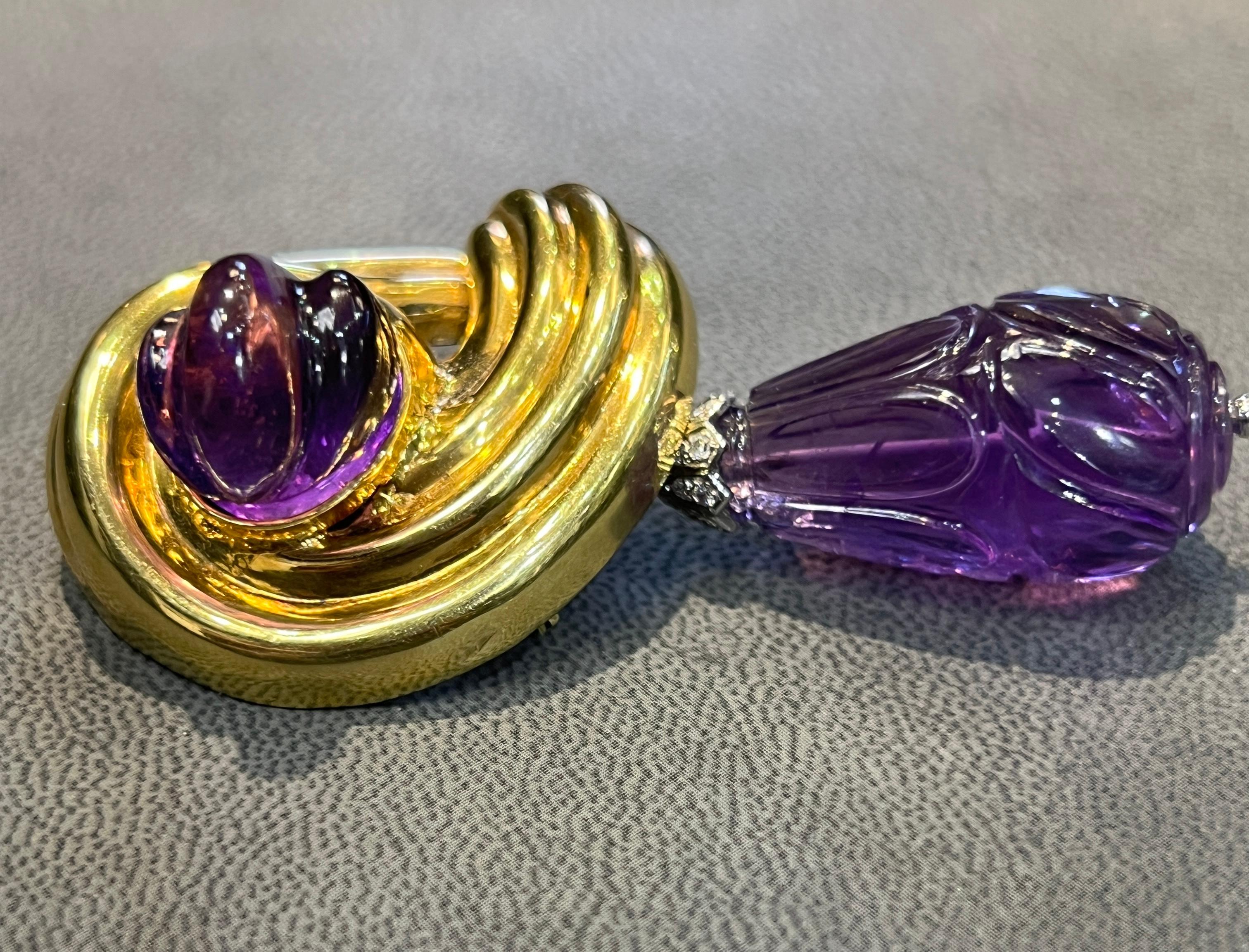 Brosche mit geschnitztem Amethyst im Angebot 4