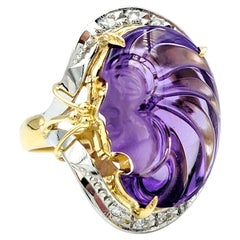 Anillo de Diamantes y Perfil de Amatista Tallado en Oro Amarillo de 18 Kilates y Platino