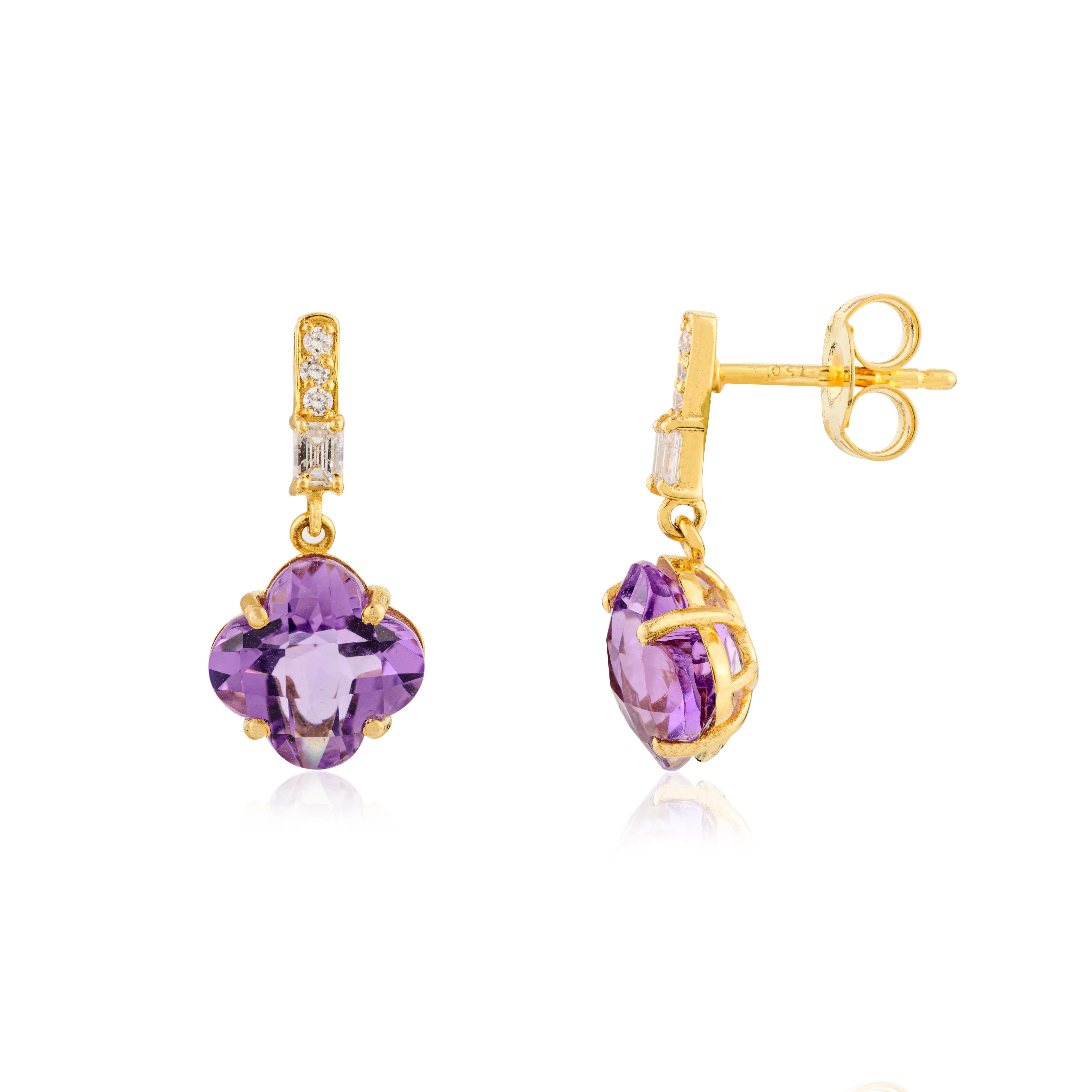 Art déco Boucles d'oreilles pendantes en or jaune 14k avec trèfle sculpté pour elle en vente